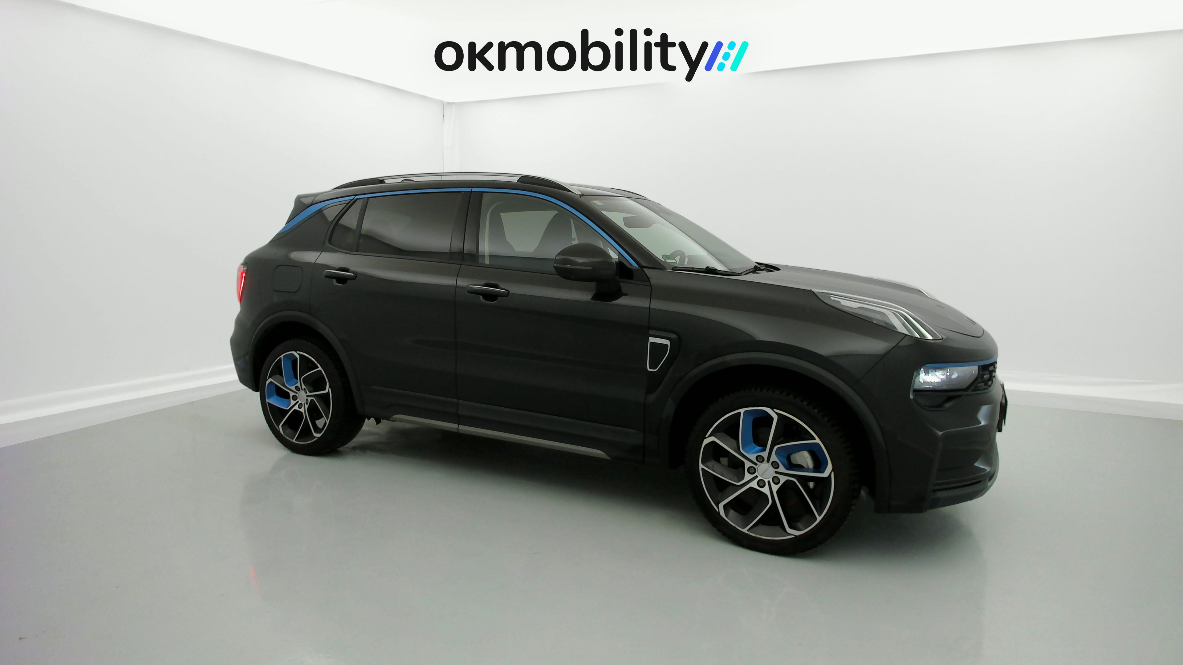 lynk&co 1 nv 1.5 PHEV 261 2022 black 3