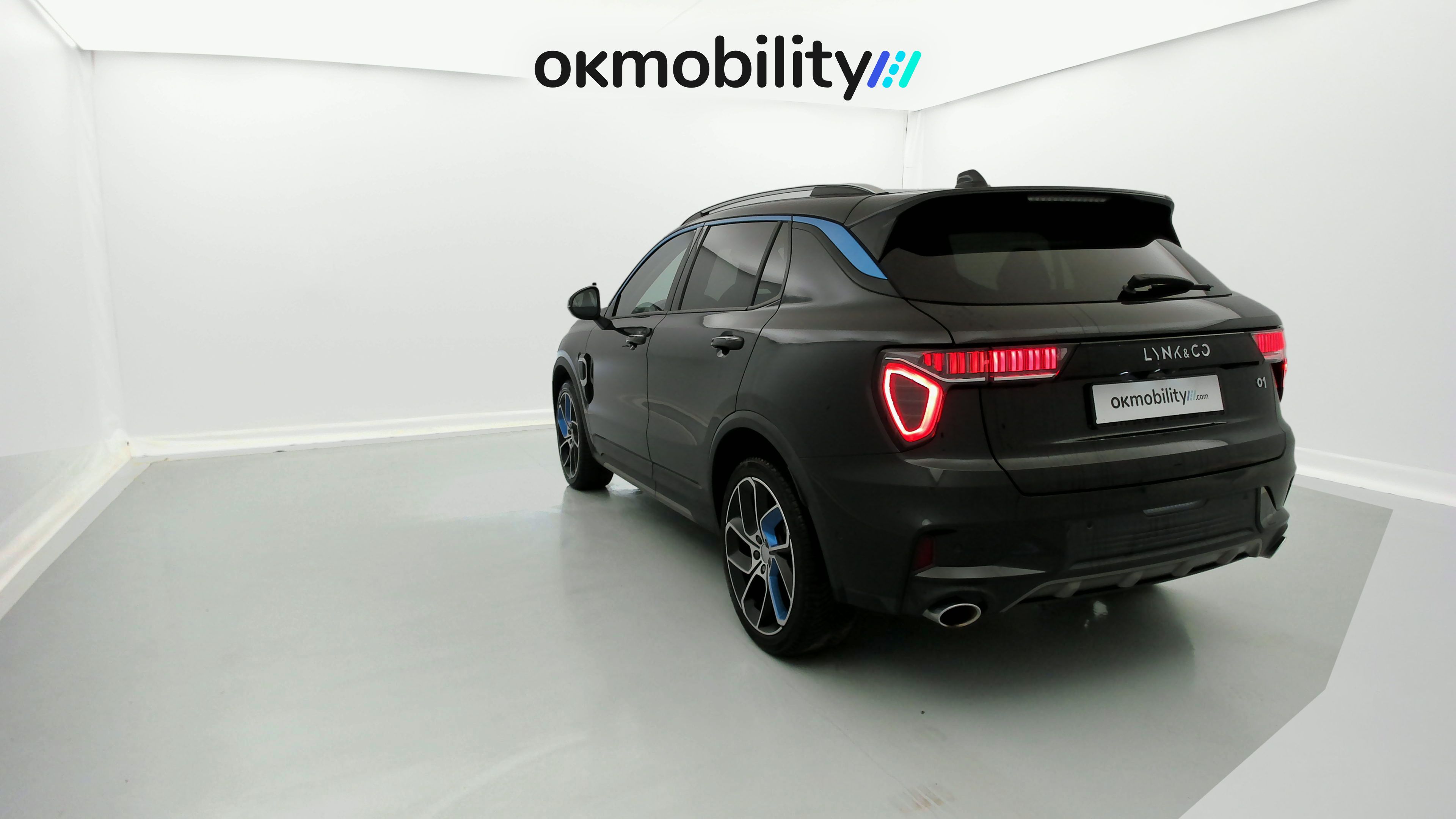 lynk&co 1 nv 1.5 PHEV 261 2022 black 9