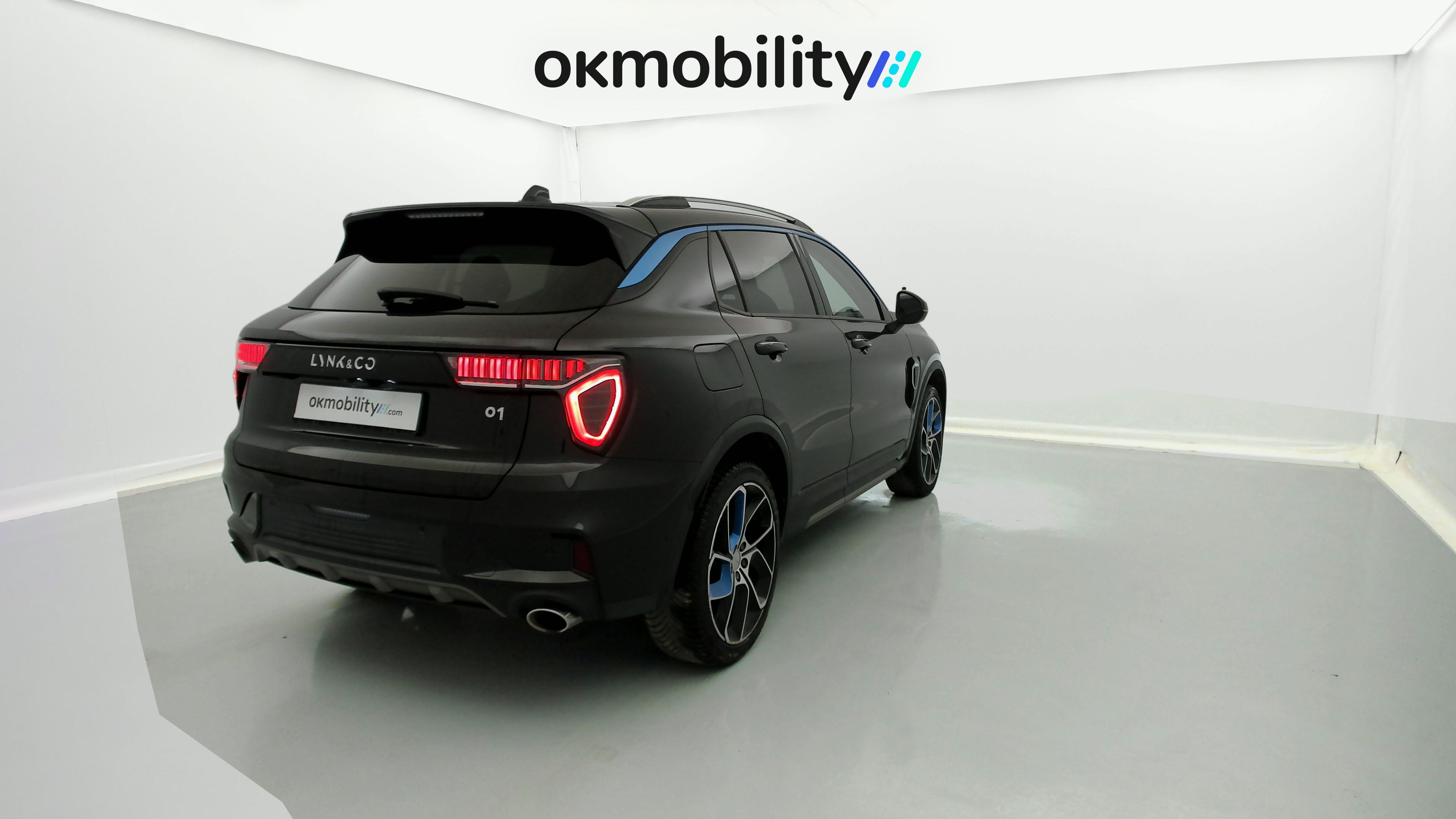 lynk&co 1 nv 1.5 PHEV 261 2022 black 11