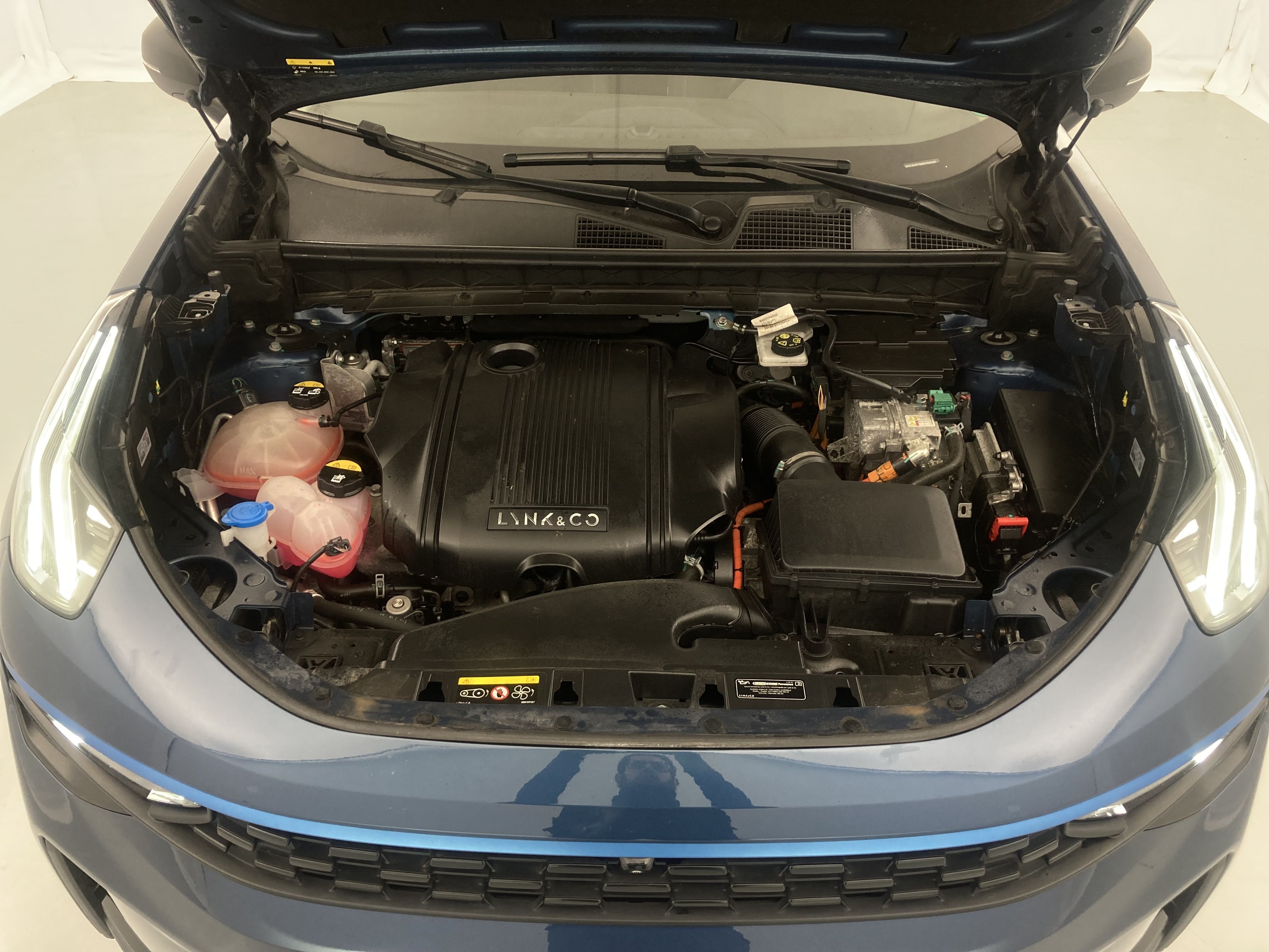 lynk&co 1 nv 1.5 PHEV 261 2022 blue 22