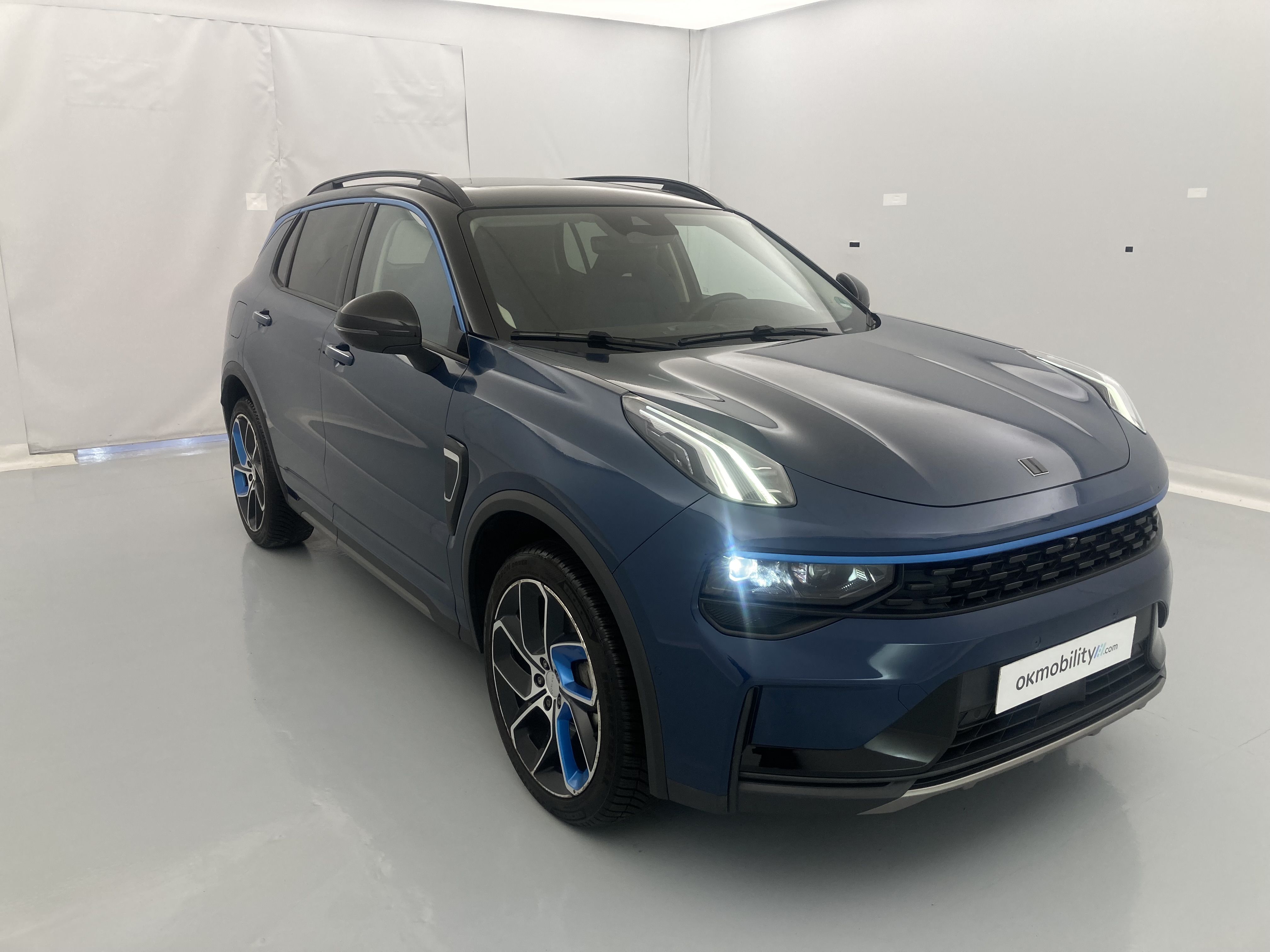 lynk&co 1 nv 1.5 PHEV 261 2022 blue 24