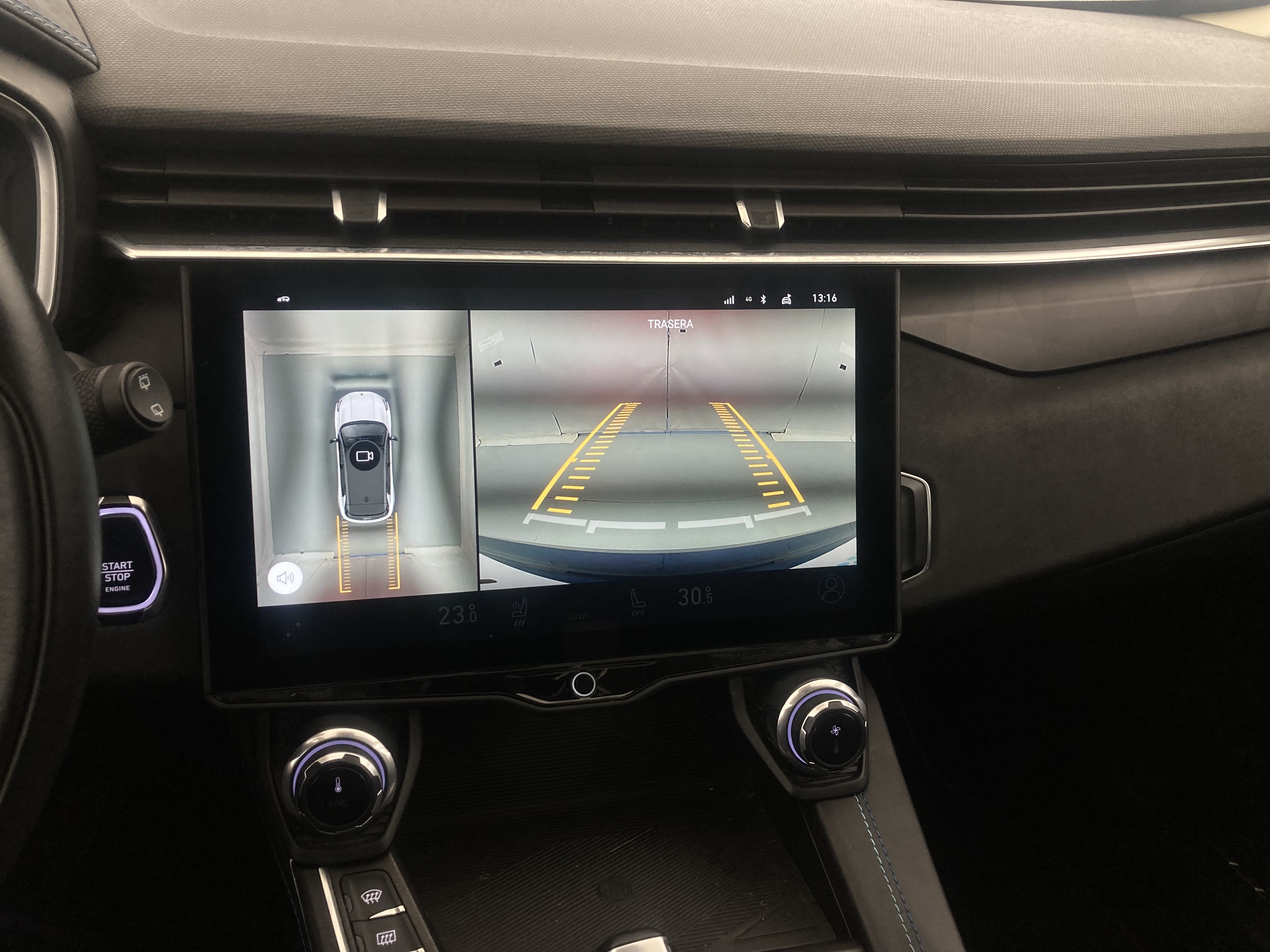 lynk&co 1 nv 1.5 PHEV 261 2022 blue 27