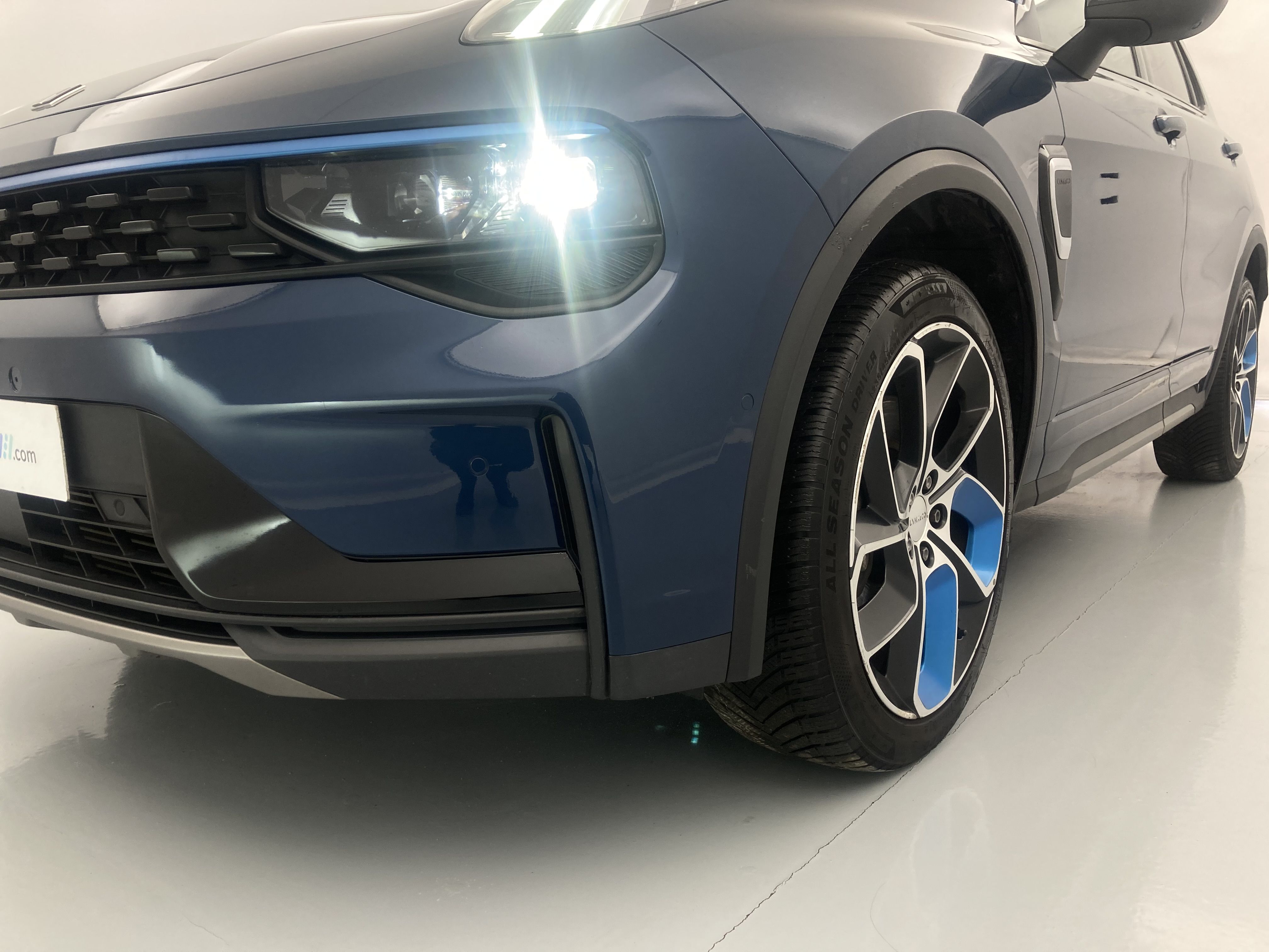 lynk&co 1 nv 1.5 PHEV 261 2022 blue 28