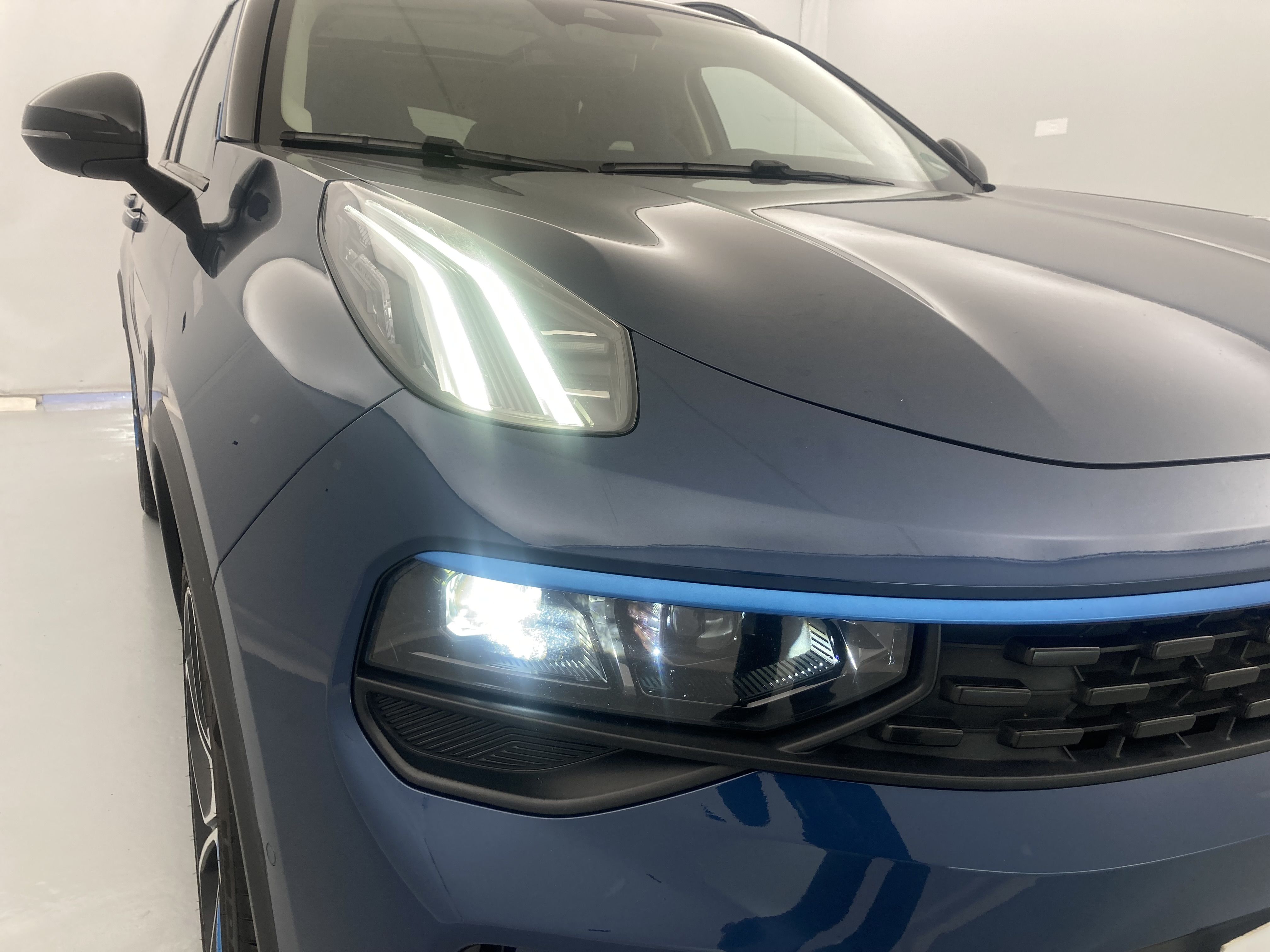 lynk&co 1 nv 1.5 PHEV 261 2022 blue 32