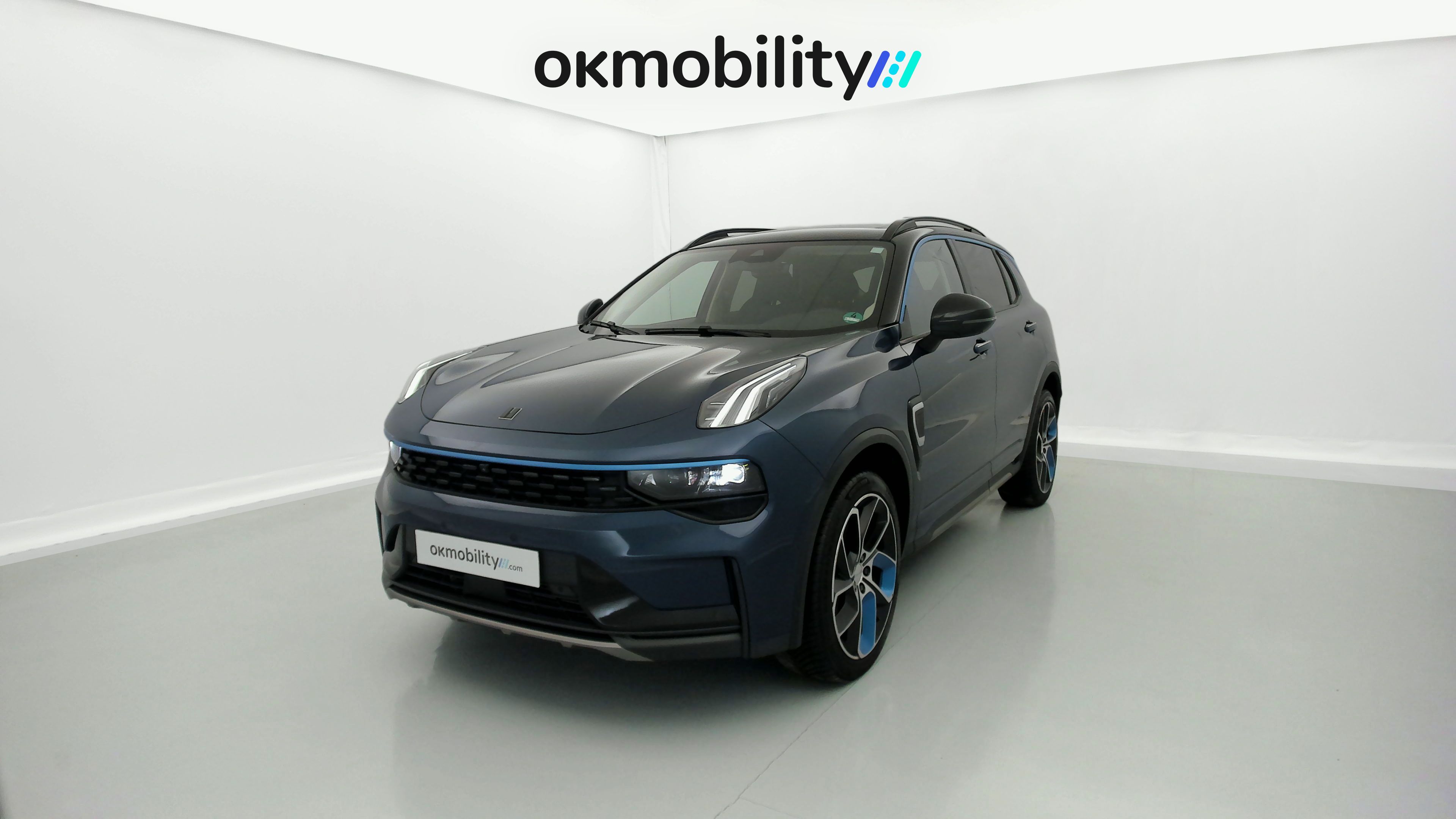 lynk&co 1 nv 1.5 PHEV 261 2022 blue 4