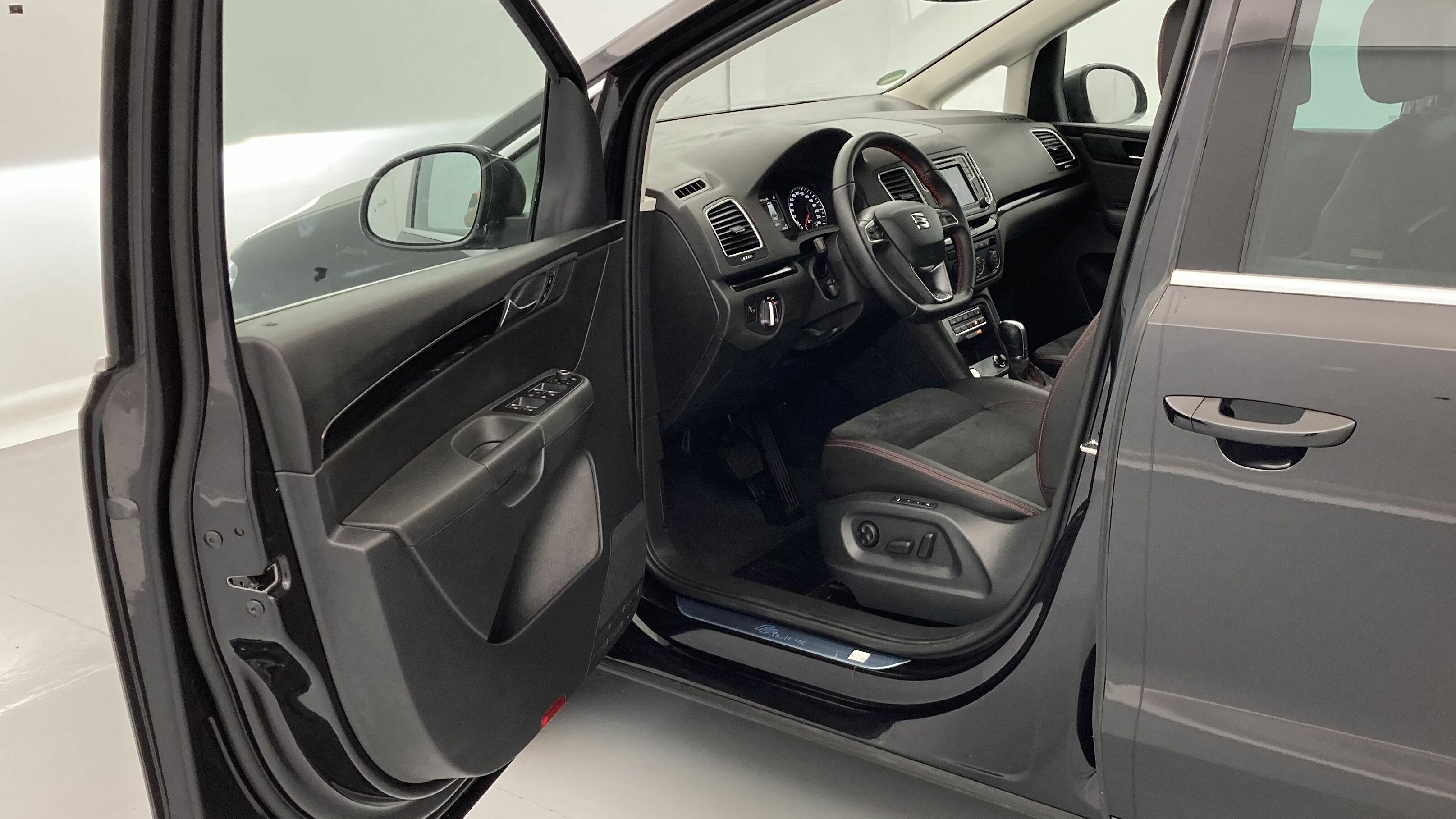 seat alhambra fr line 1.4 TSI 150 DSG 2022 edelschwarz metallic 14