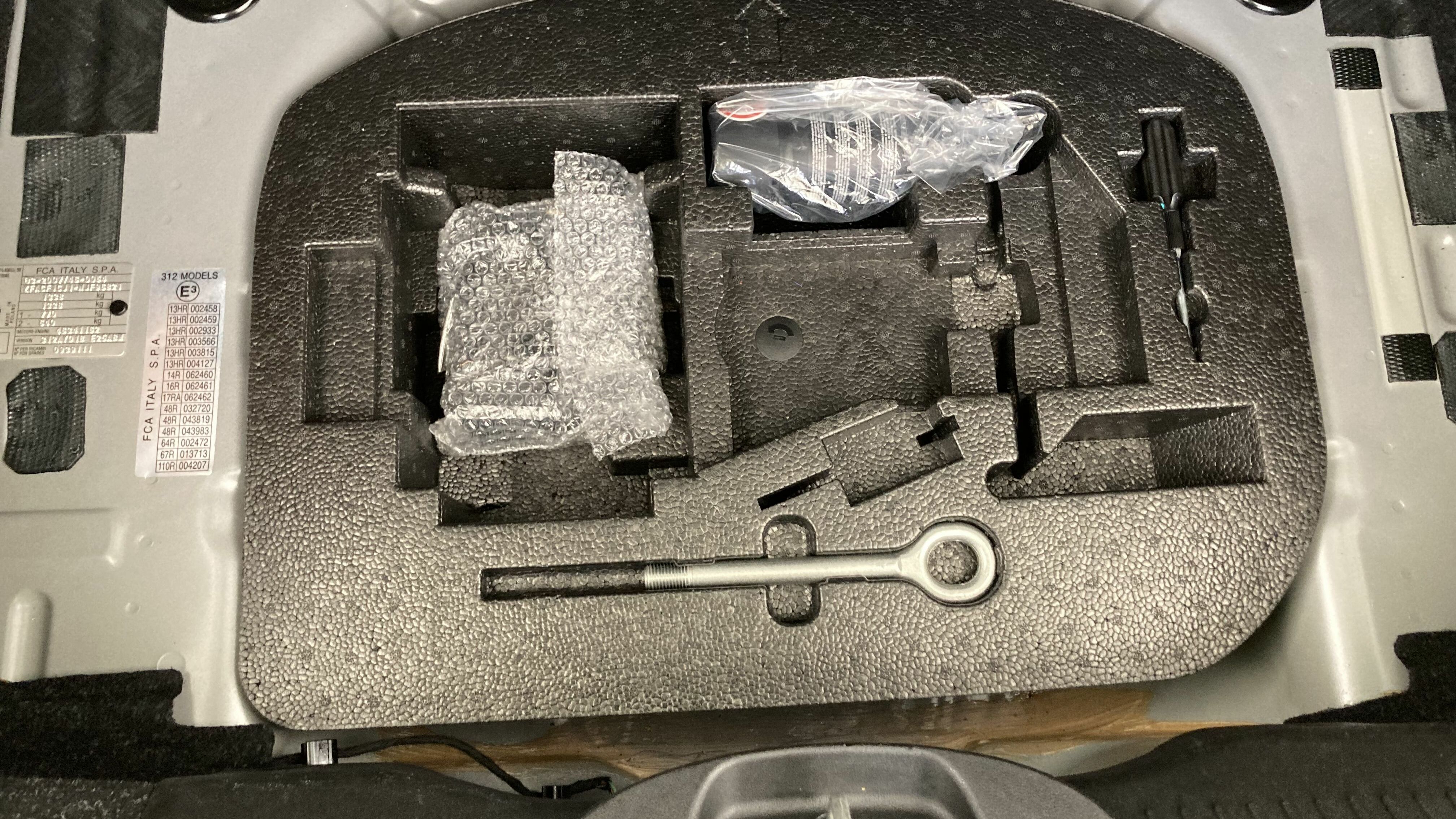 fiat 500 dolcevita 1.0 HYBRID 70 MHEV 2022 carrara grau 24