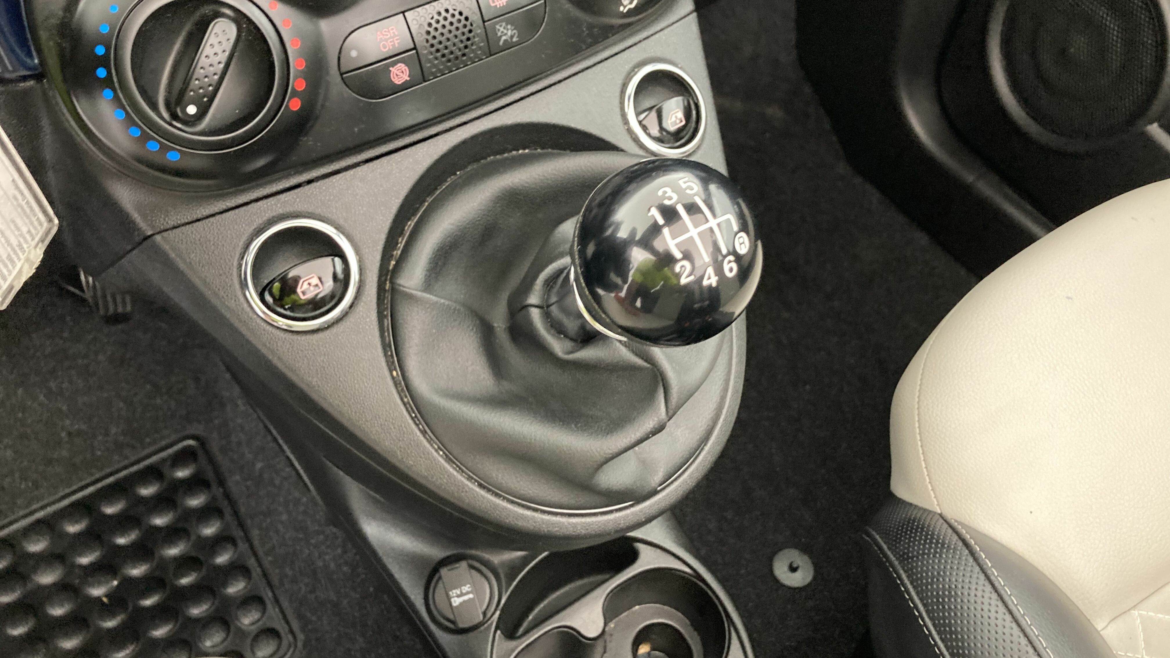 fiat 500c dolcevita 1.0 HYBRID 70 MHEV 2022 azul dipinto 21