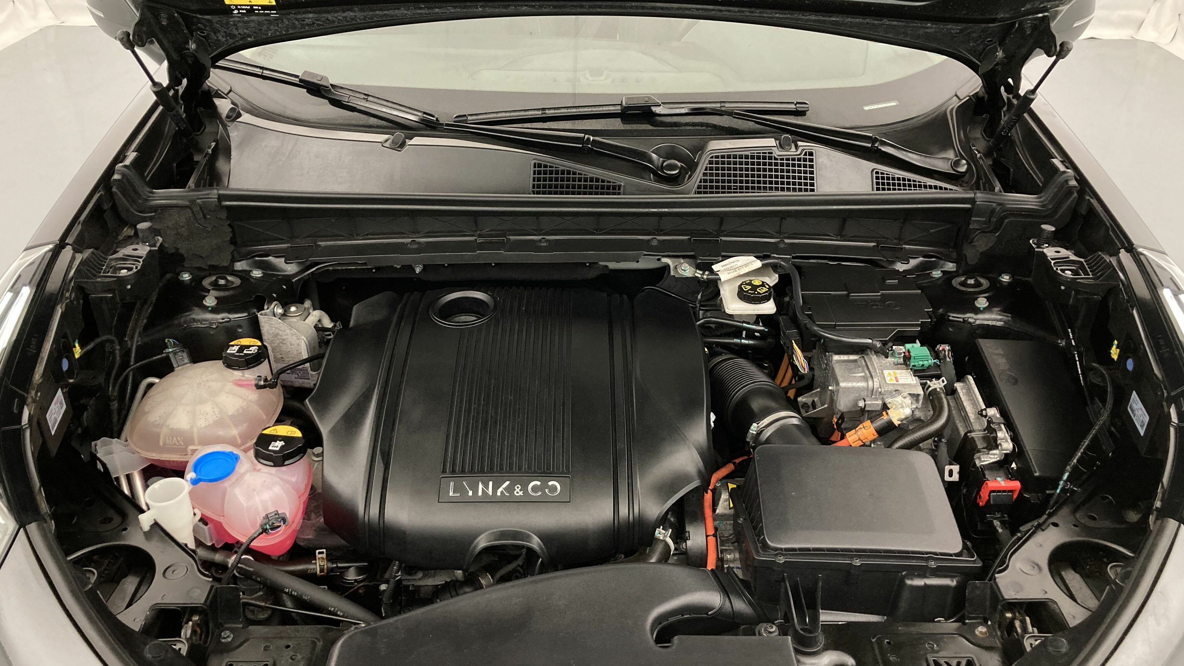 lynk&co 1 nv 1.5 HEV 197 2022 swarowski black 26