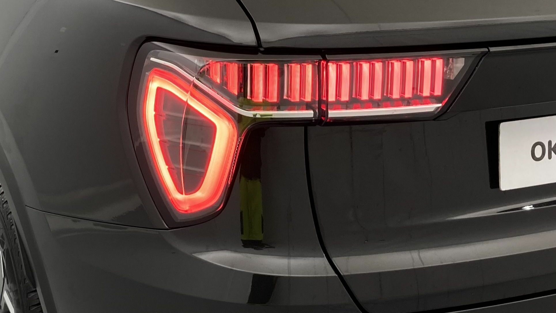 lynk&co 1 nv 1.5 HEV 197 2022 swarowski black 31