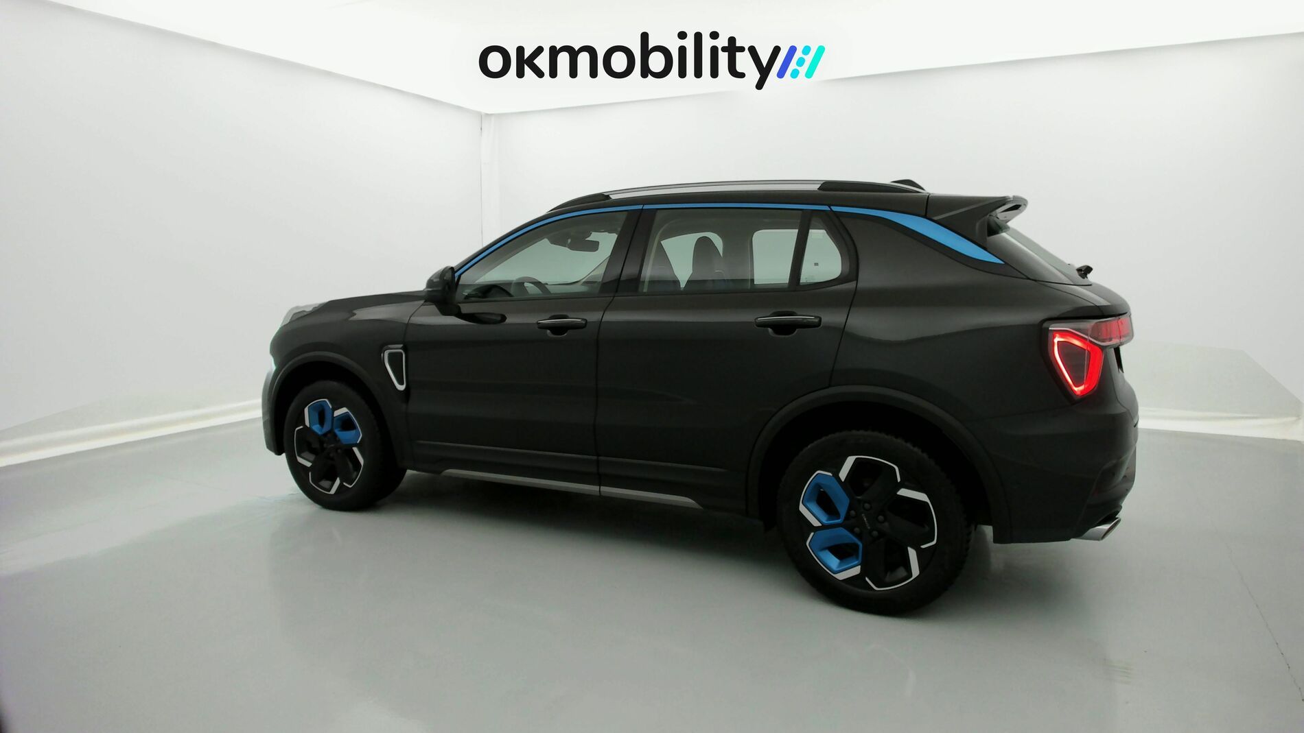 lynk&co 1 nv 1.5 HEV 197 2022 swarowski black 9