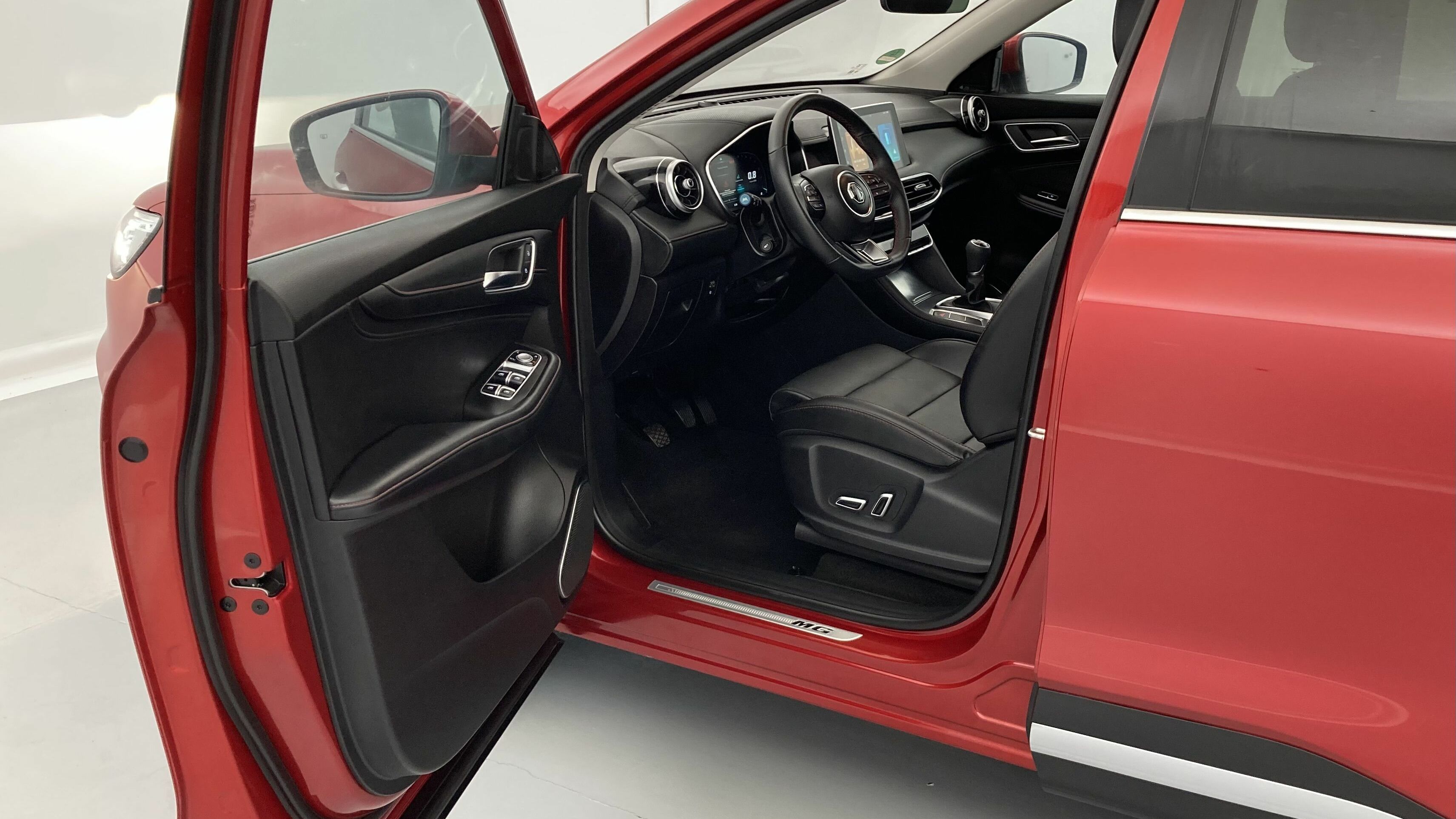 mg hs comfort 1.5 T-GDI 162 2023 diamond red 13