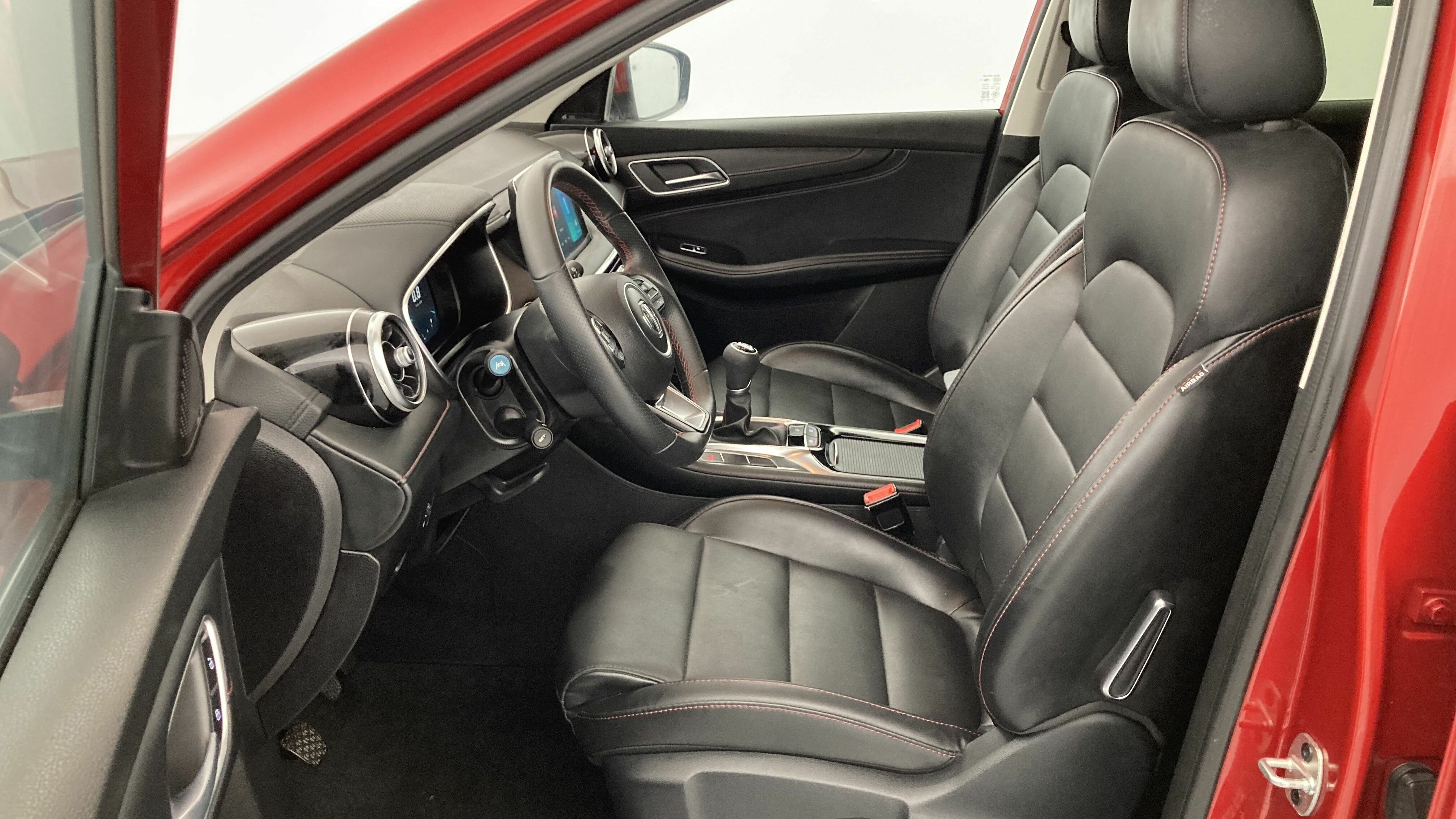 mg hs comfort 1.5 T-GDI 162 2023 diamond red 14