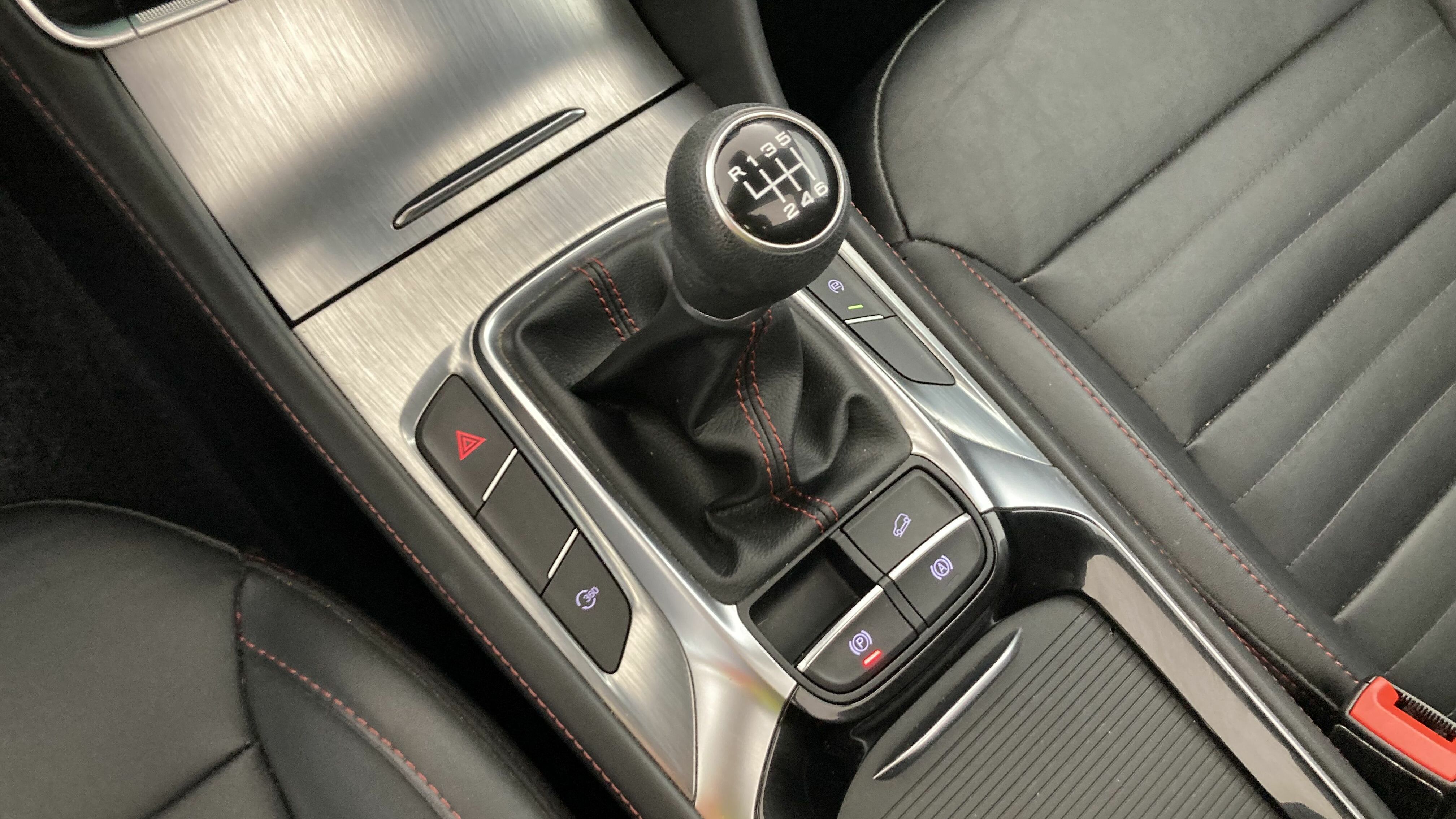 mg hs luxury 1.5 T-GDI 162 2023 diamond red 21