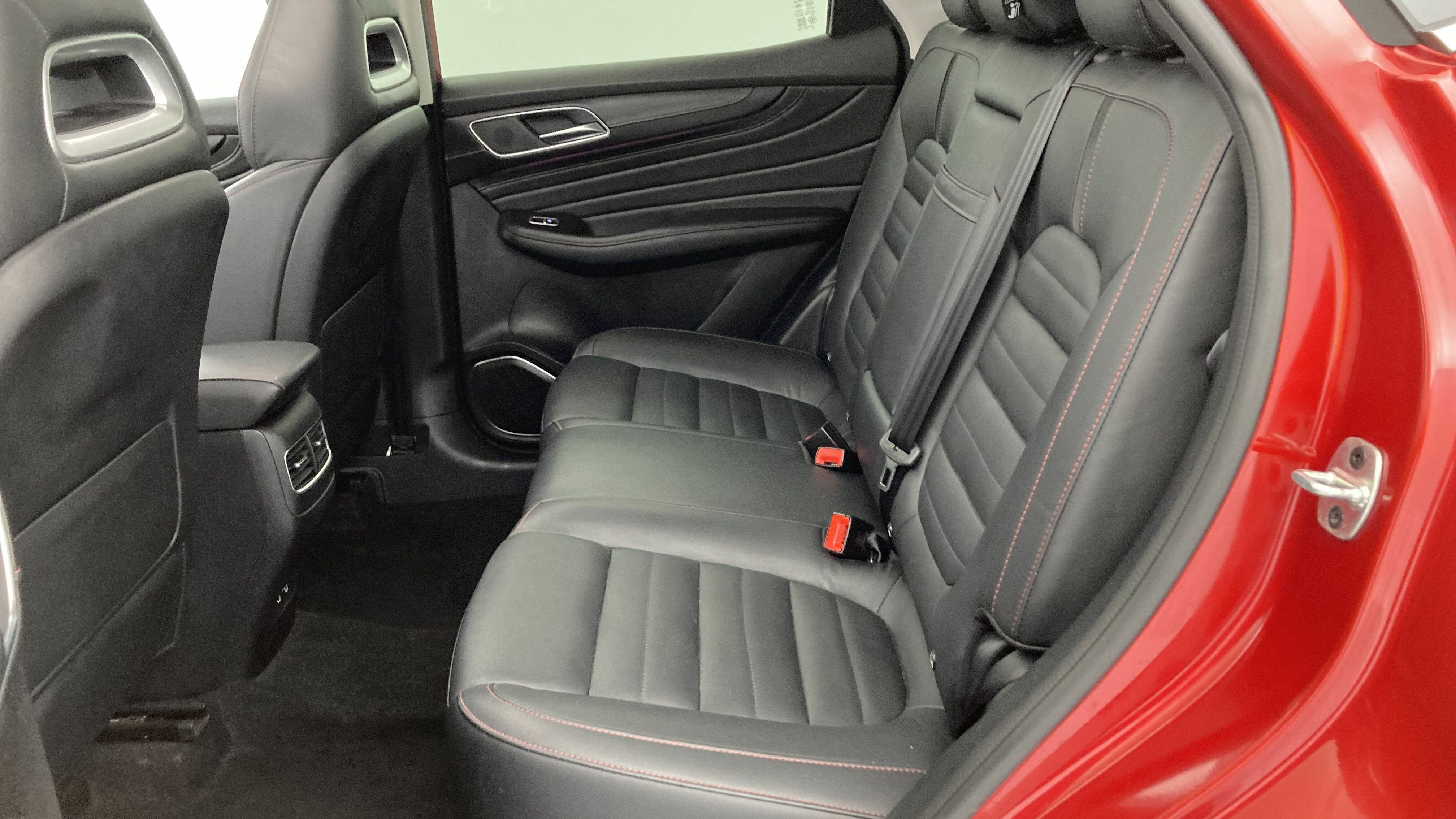 mg hs luxury 1.5 T-GDI 162 2023 diamond red 22