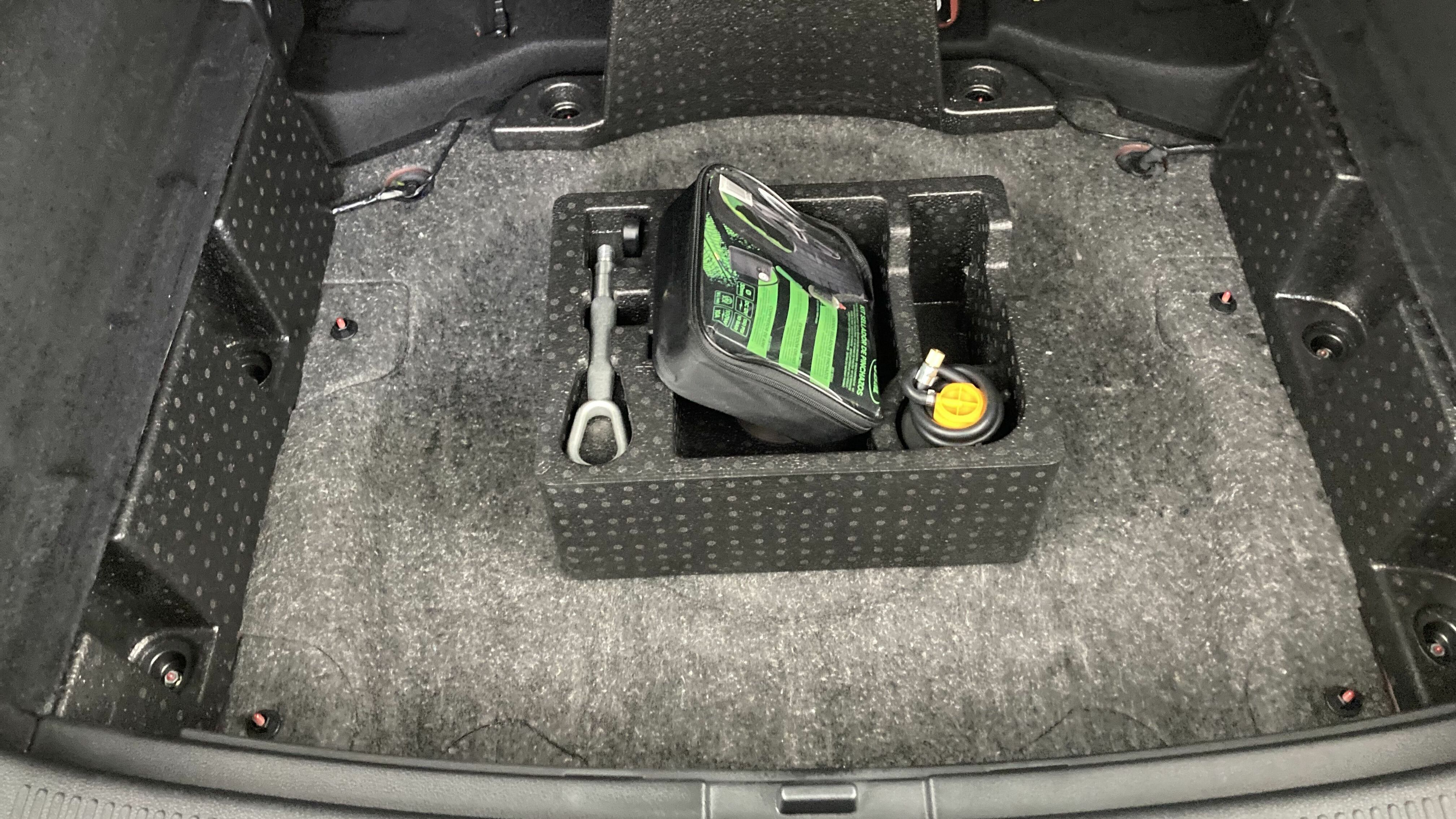 mg hs luxury 1.5 T-GDI 162 2023 diamond red 24