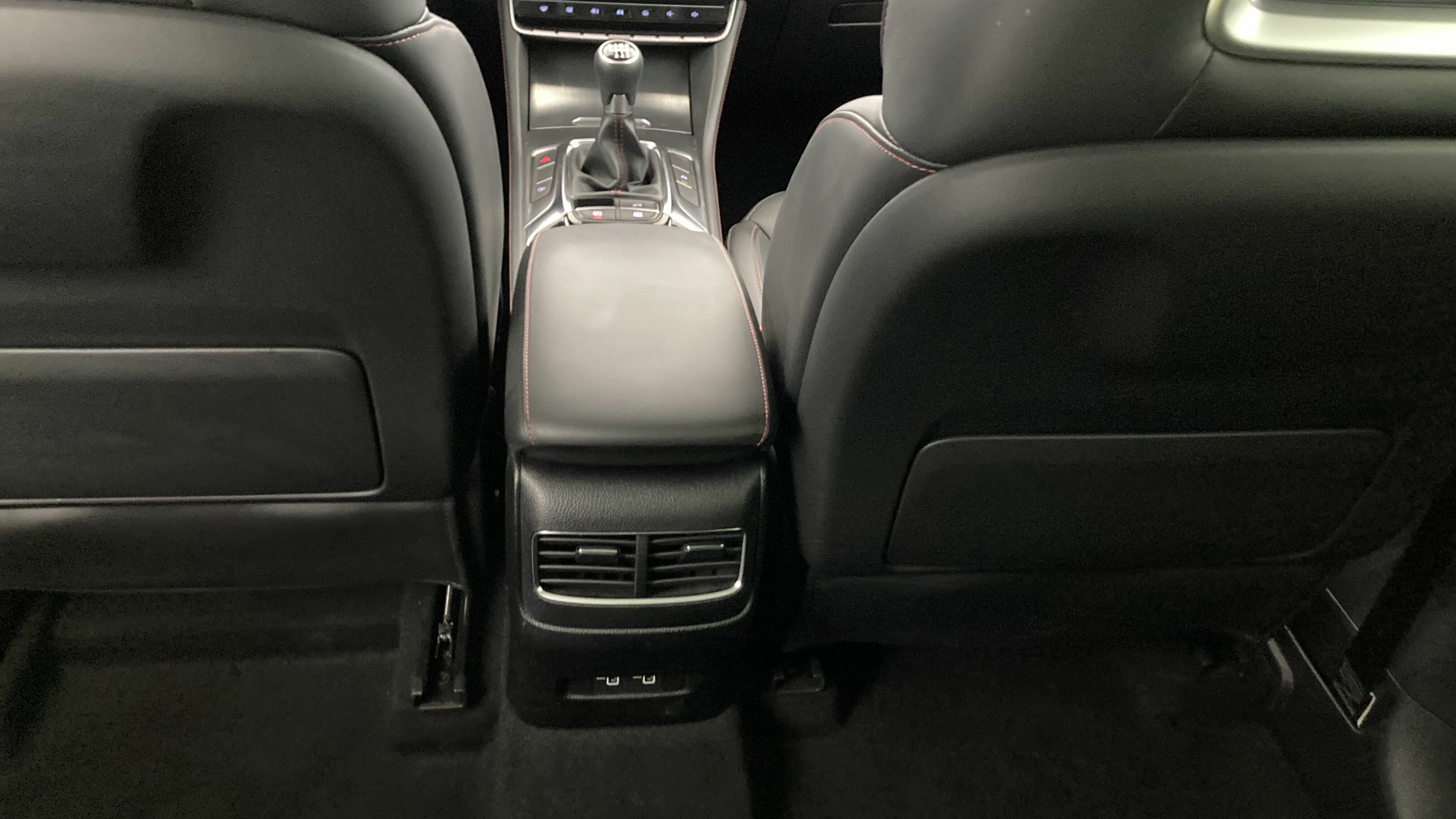 mg hs luxury 1.5 T-GDI 162 2023 diamond red 22