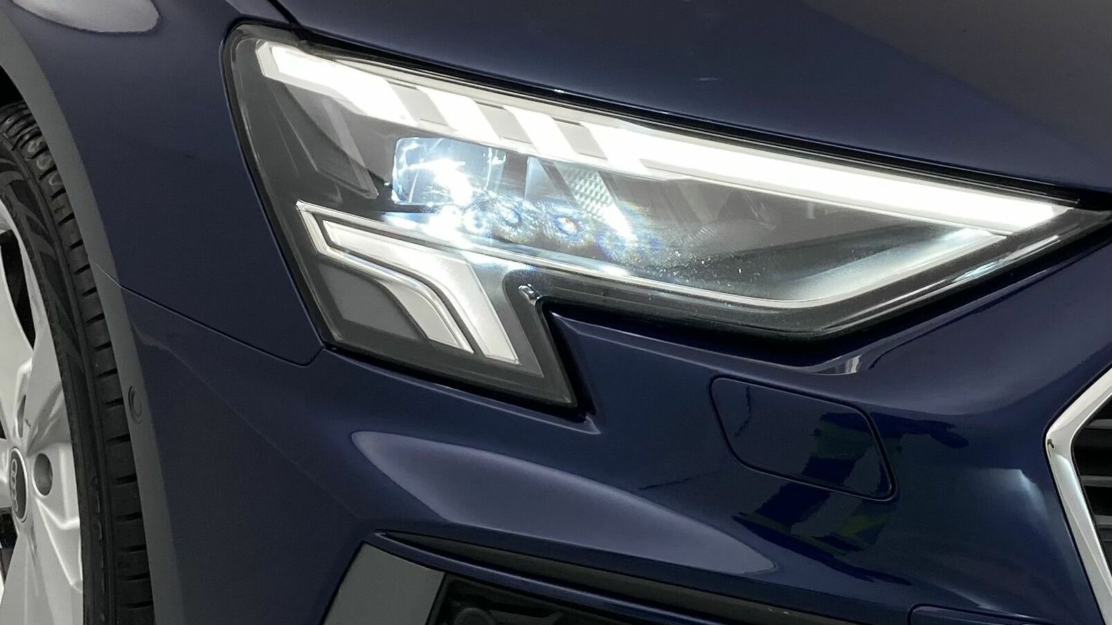 audi a3 sportback s line 35 TFSI 150 STRONIC 2023 navarrablau metallic 24