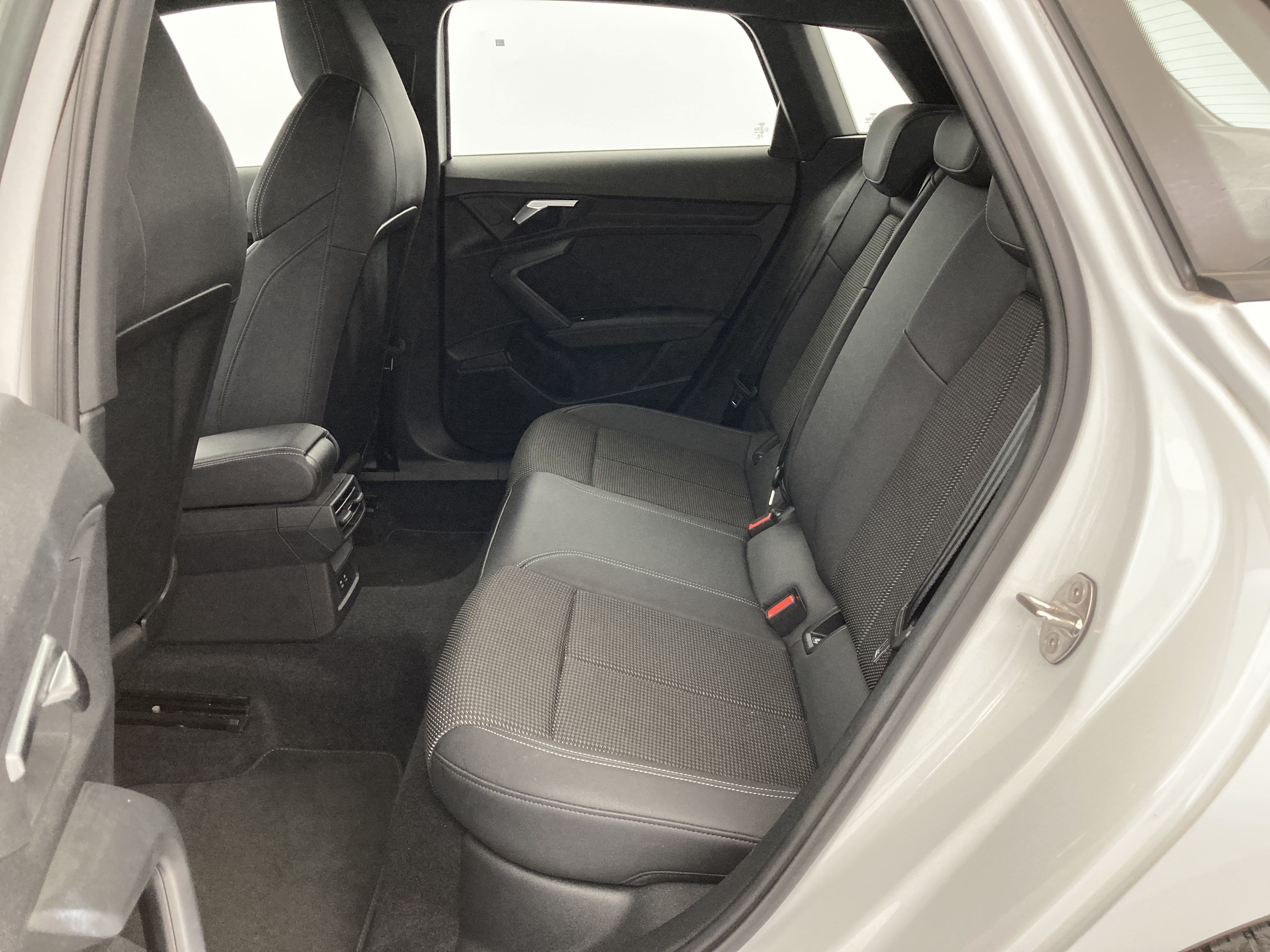 audi a3 sportback s line 35 TFSI 150 STRONIC 2023 gletscherweiss metallic 21