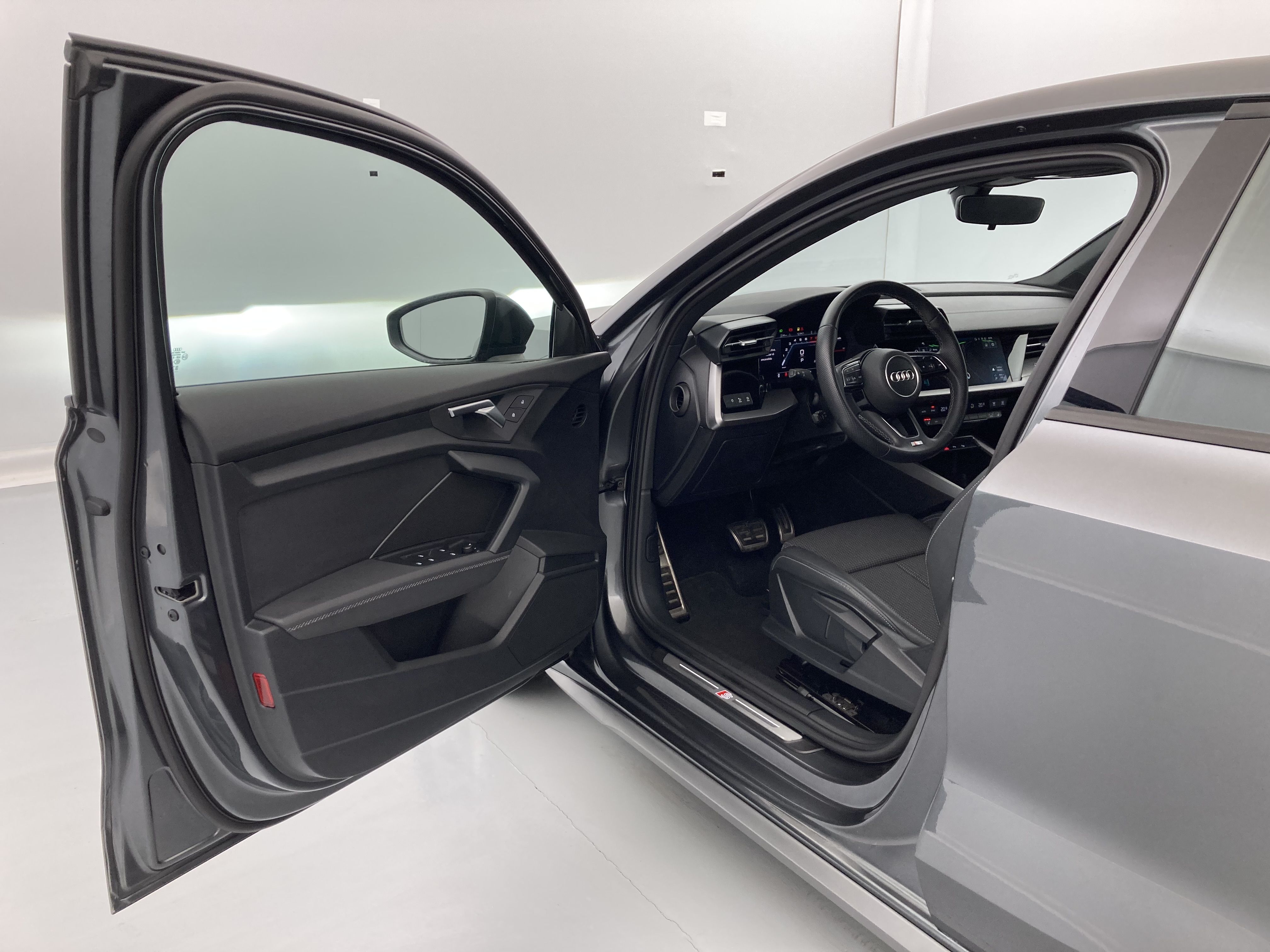 audi a3 sportback s line 35 TFSI 150 STRONIC 2024 daytonagrau perleff. 17