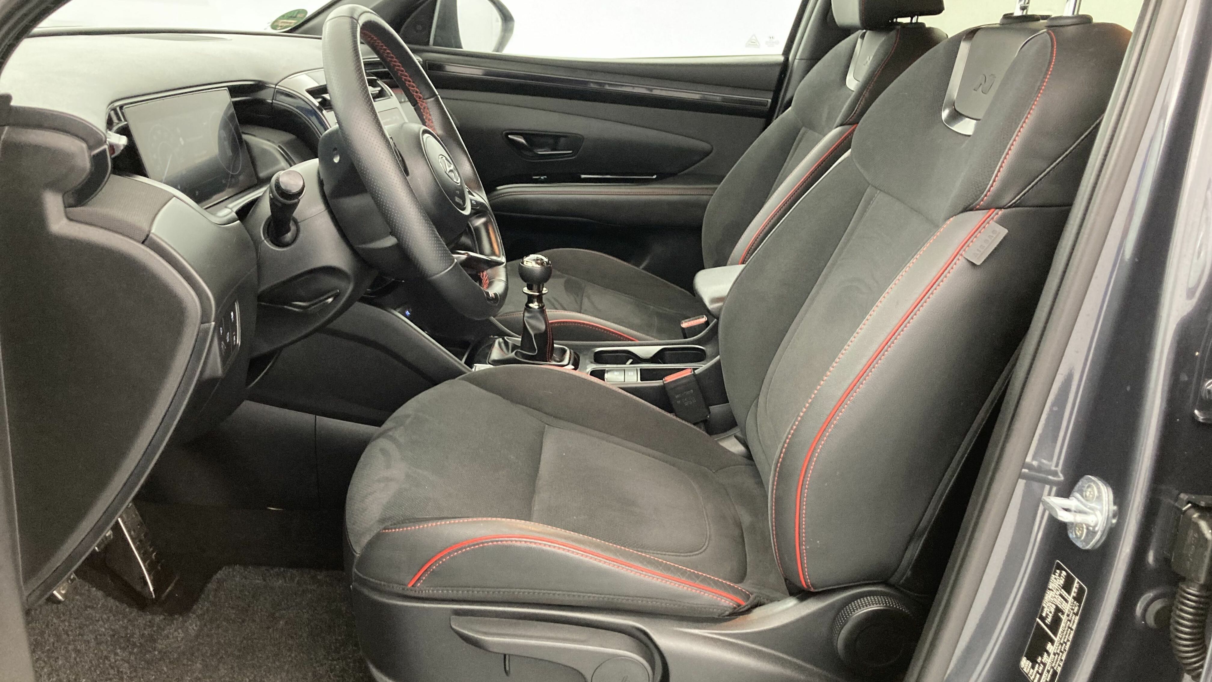 hyundai tucson n line 1.6 T-GDI 180 2022 dark knight 15