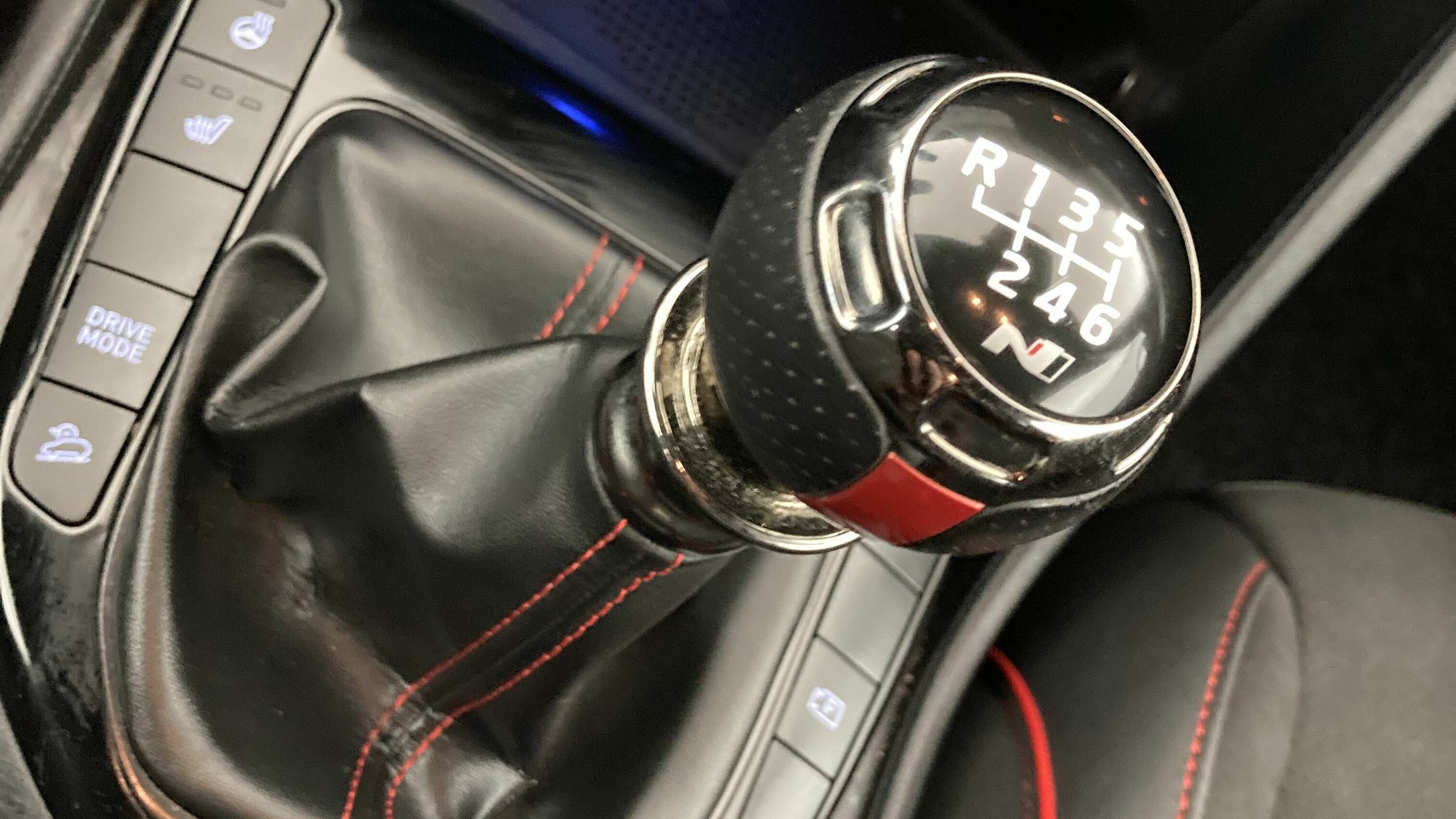 hyundai tucson n line 1.6 T-GDI 180 2022 dark knight 21