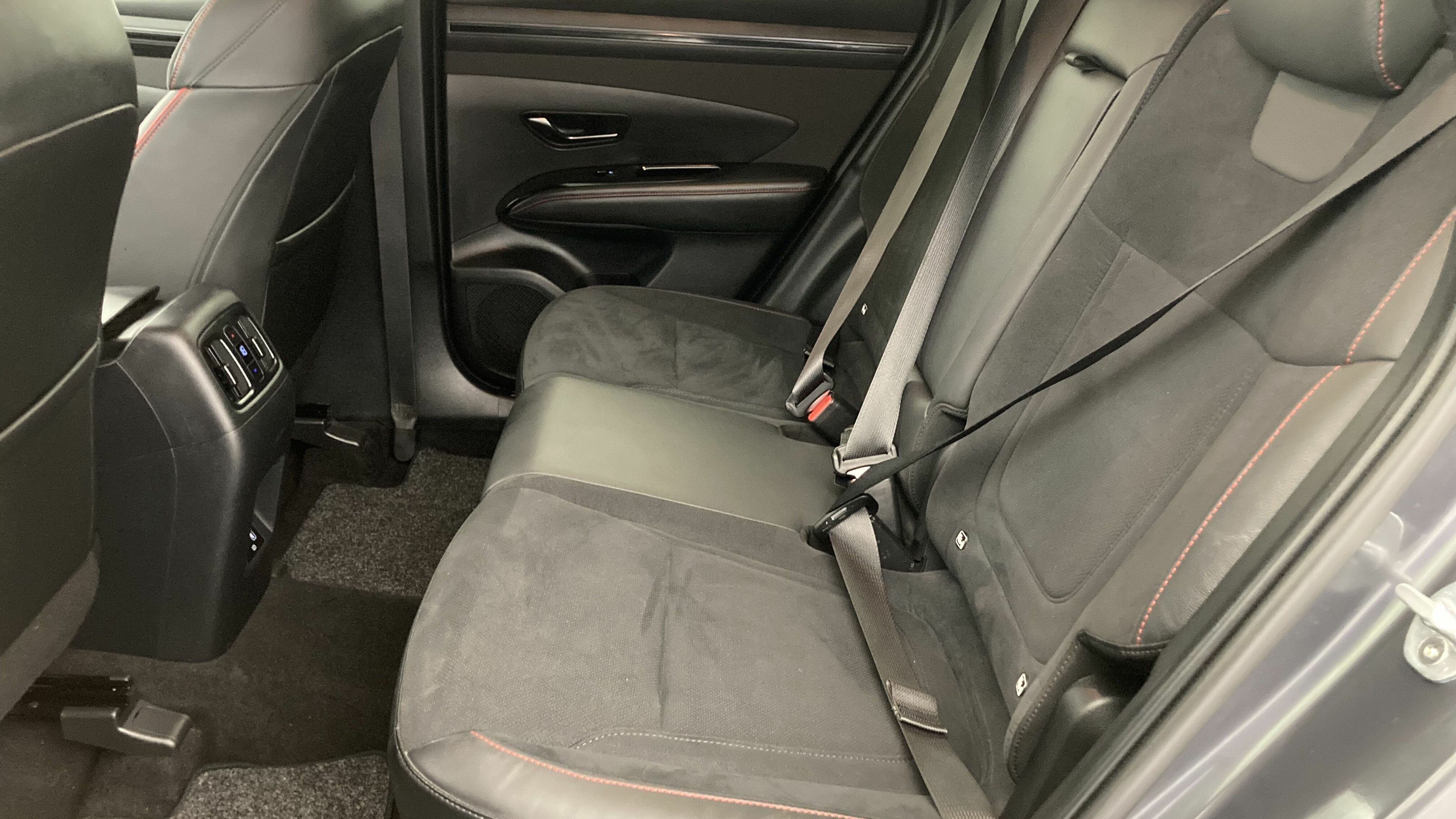 hyundai tucson n line 1.6 T-GDI 180 2022 dark knight 22