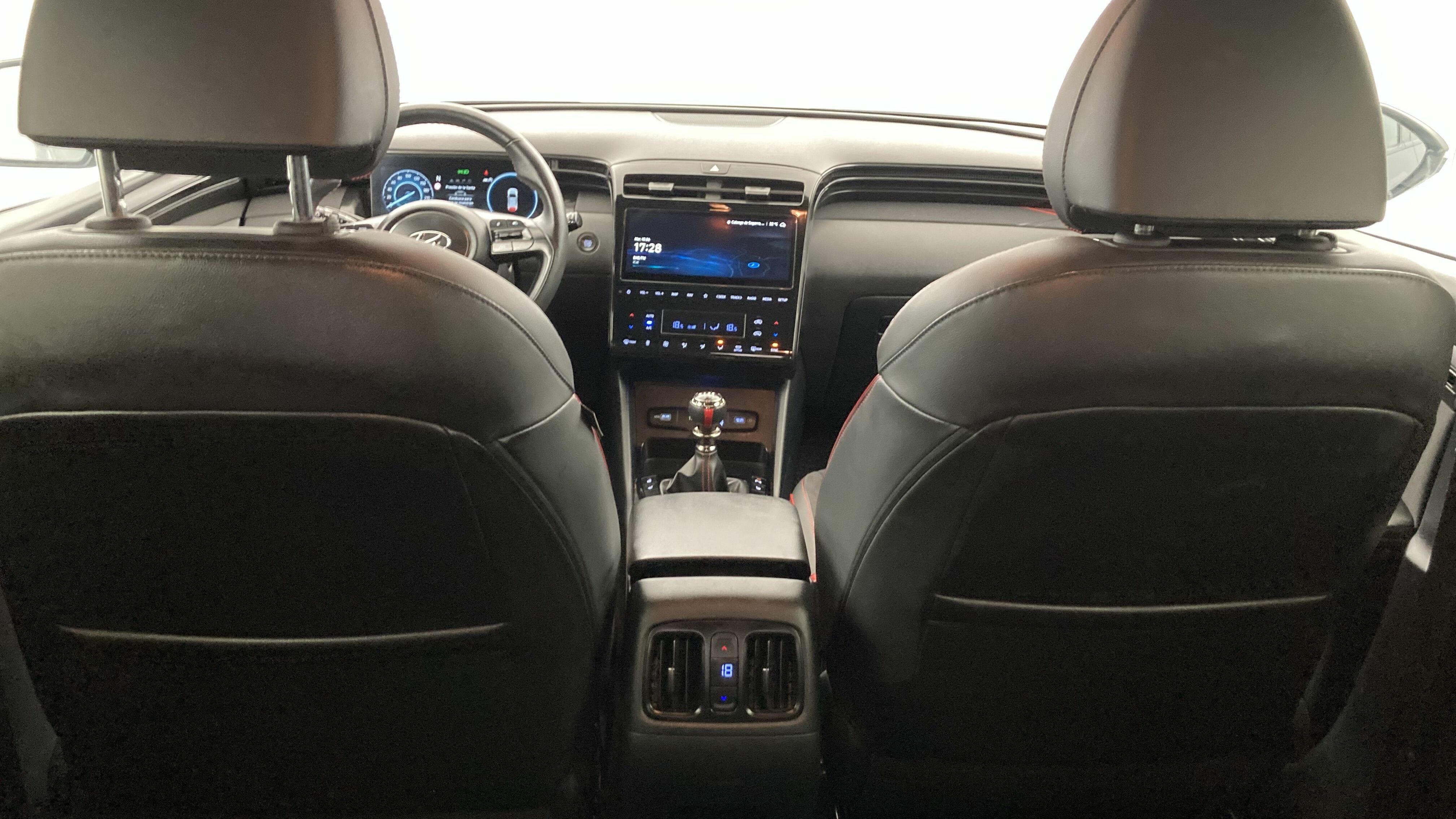 hyundai tucson n line 1.6 T-GDI 180 2022 dark knight 32