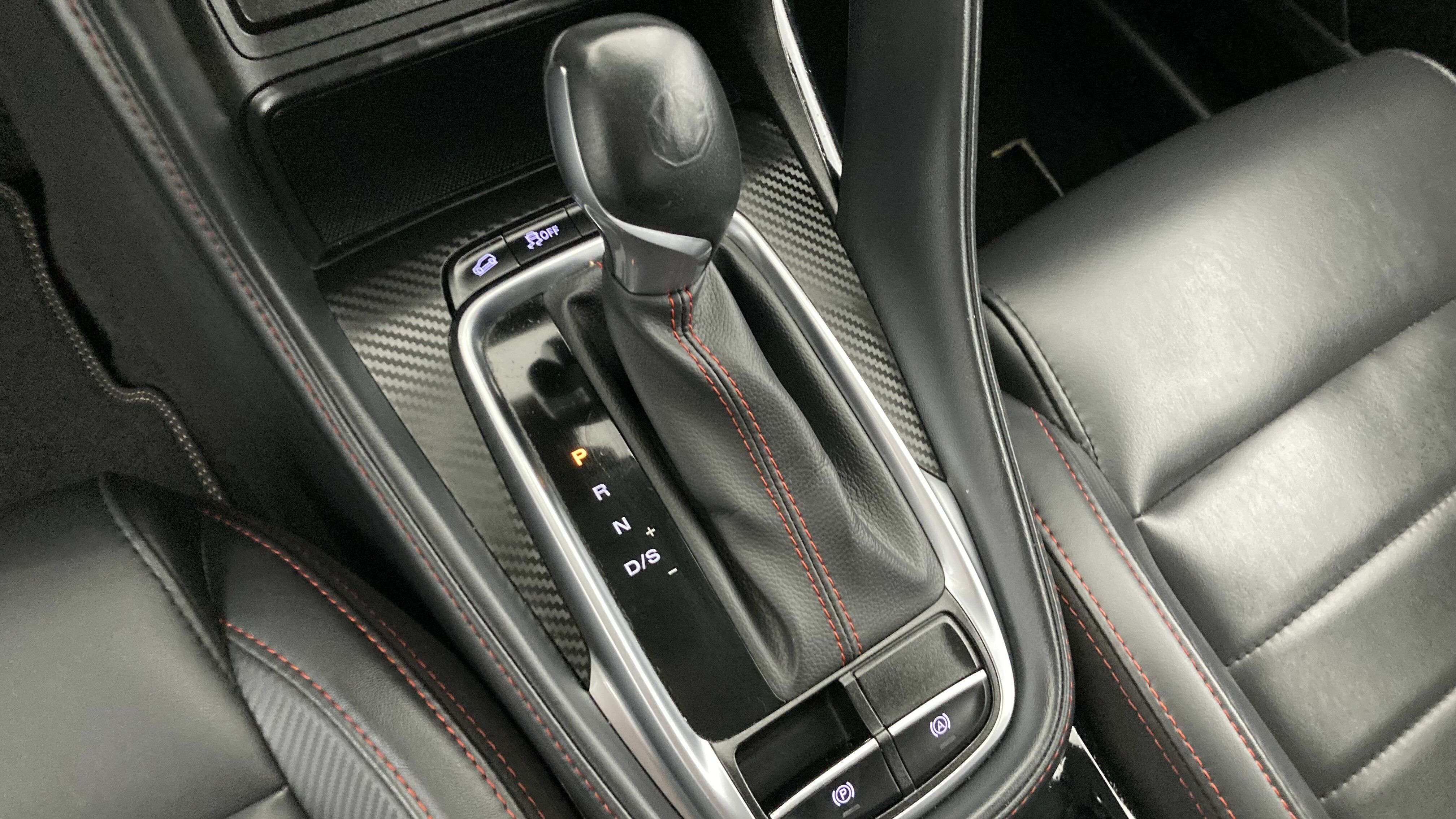 mg zs luxury 1.0 T-GDI 110 AT 2024 cosmic silver 20