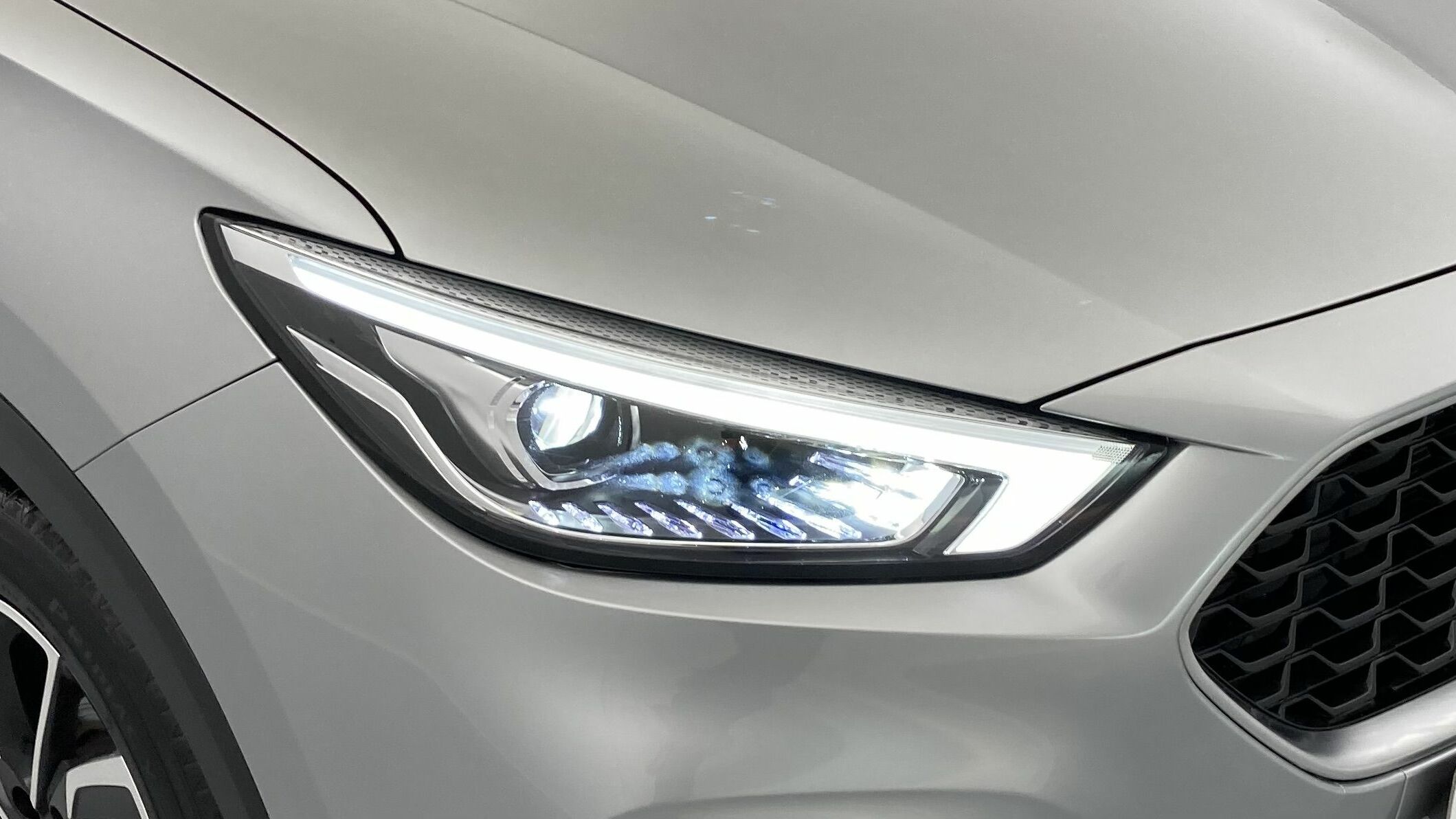 mg zs luxury 1.0 T-GDI 110 AT 2024 cosmic silver 29