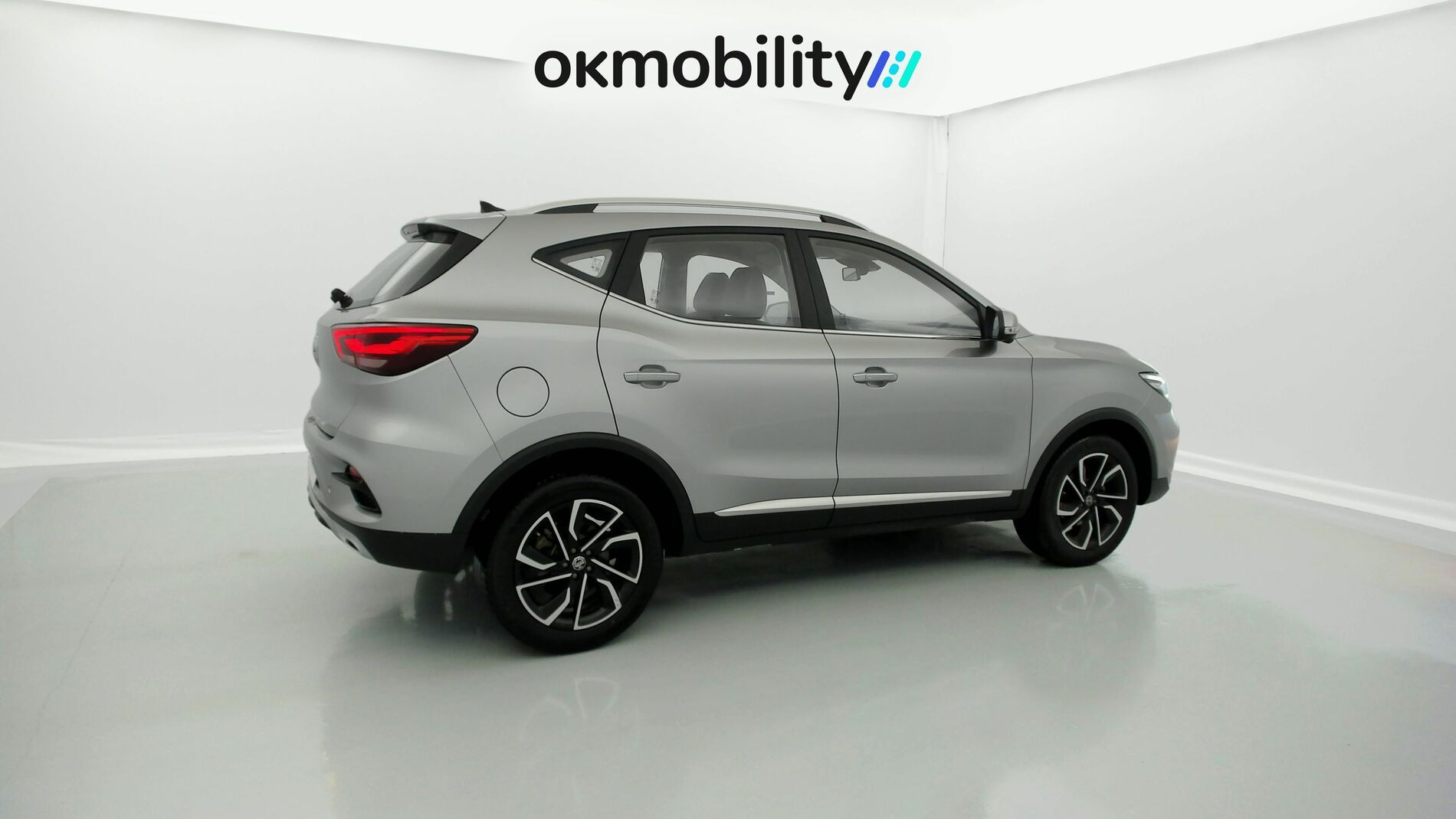 mg zs luxury 1.0 T-GDI 110 AT 2024 cosmic silver 13