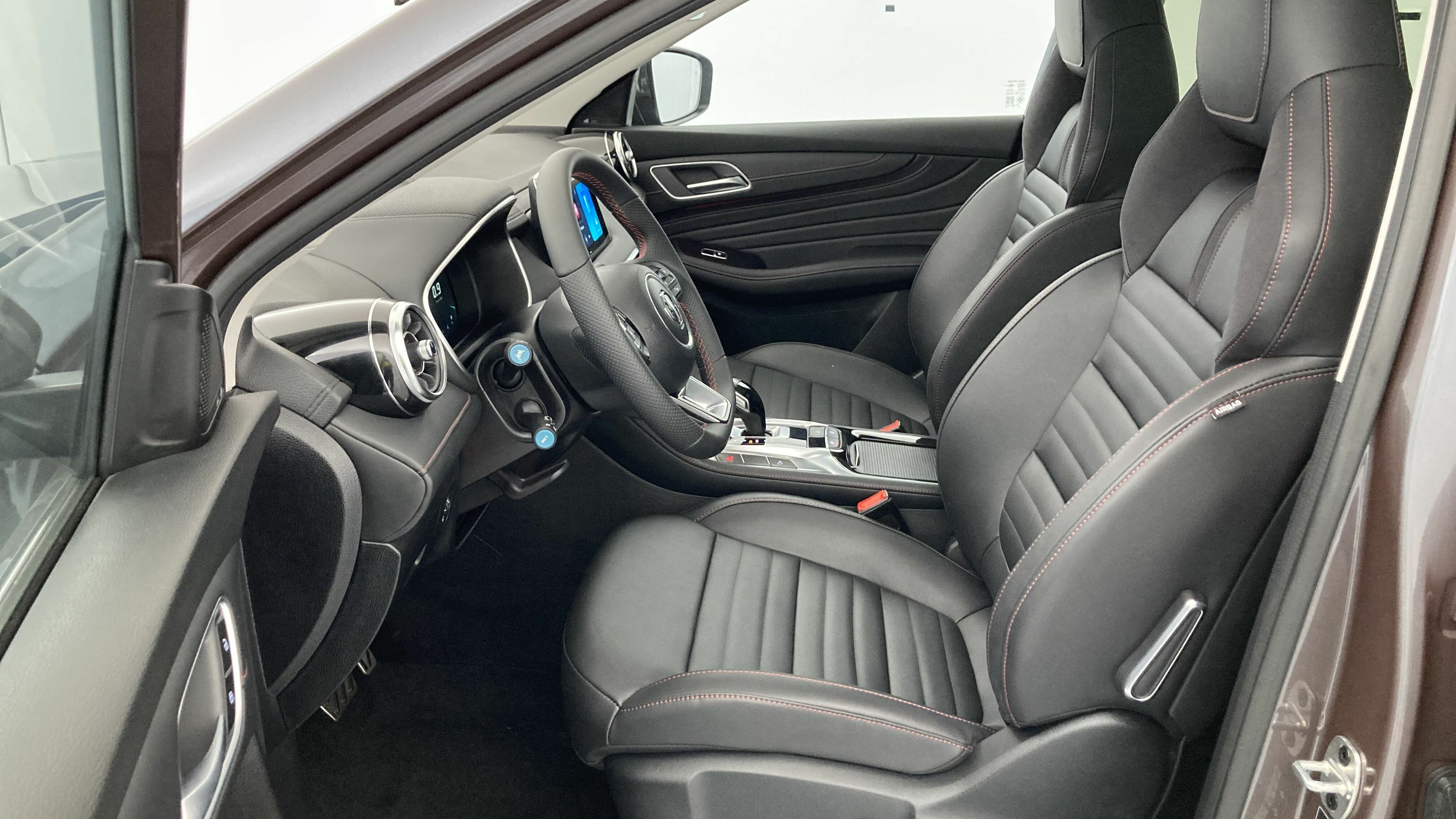 mg hs luxury 1.5 T-GDI 162 AT 2024 iron oxide grey 15