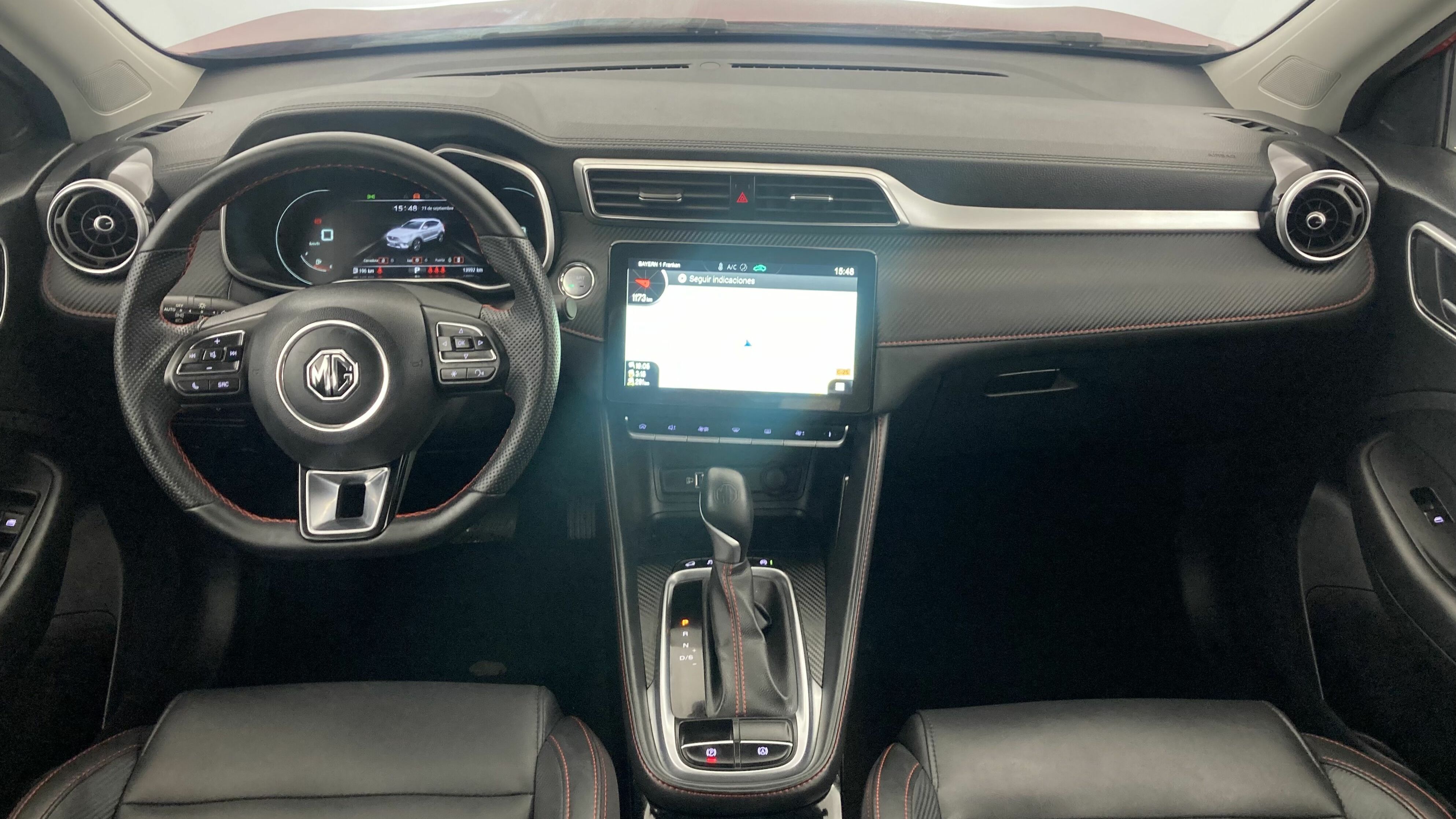 mg zs luxury 1.0 T-GDI 110 AT 2024 diamond red 17