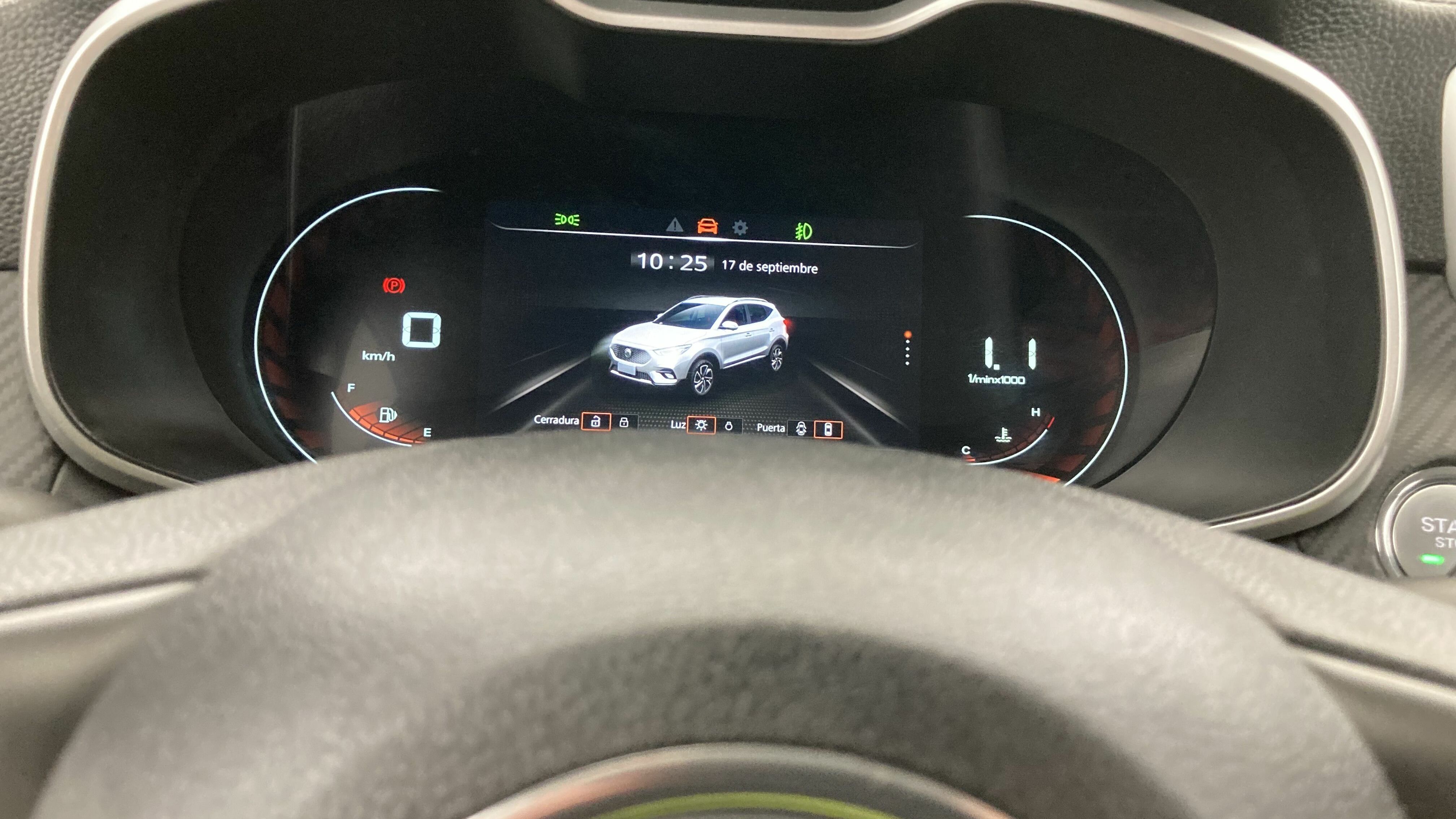 mg zs luxury 1.0 T-GDI 110 AT 2024 cosmic silver 19