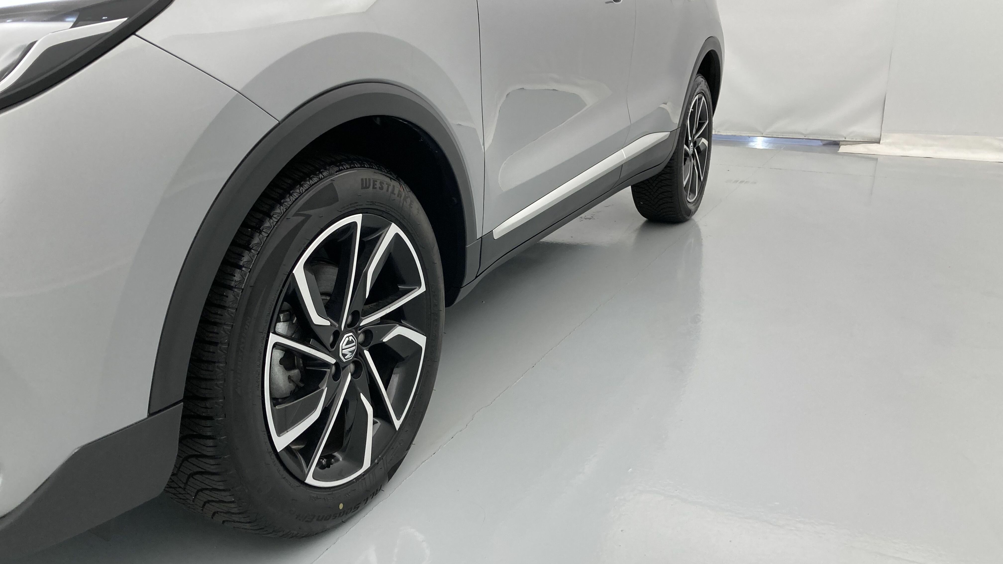 mg zs luxury 1.0 T-GDI 110 AT 2024 cosmic silver 27