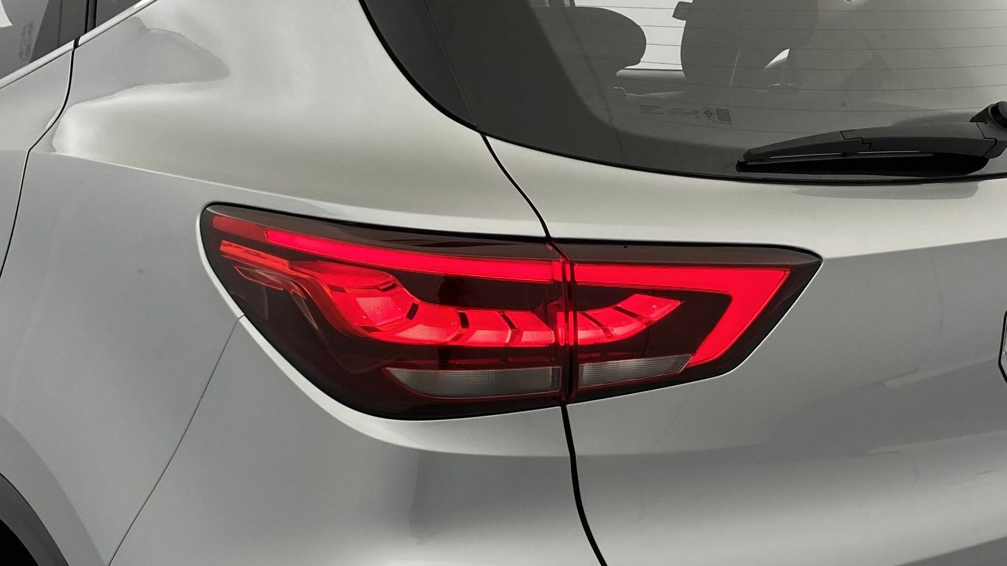 mg zs luxury 1.0 T-GDI 110 AT 2024 cosmic silver 31