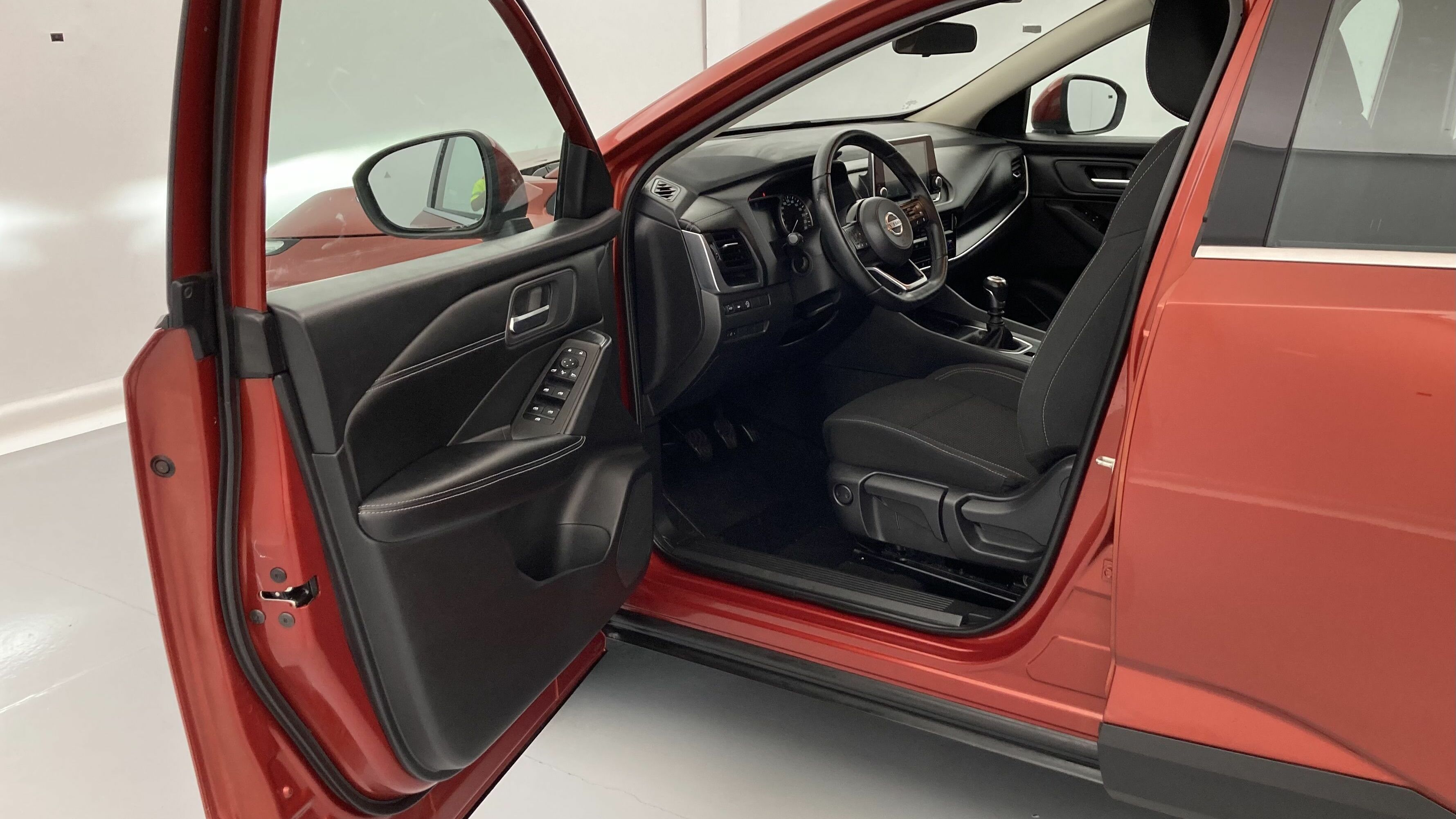 nissan qashqai acenta 1.3 DIG-T 140 MHEV 2022 red sunset 14