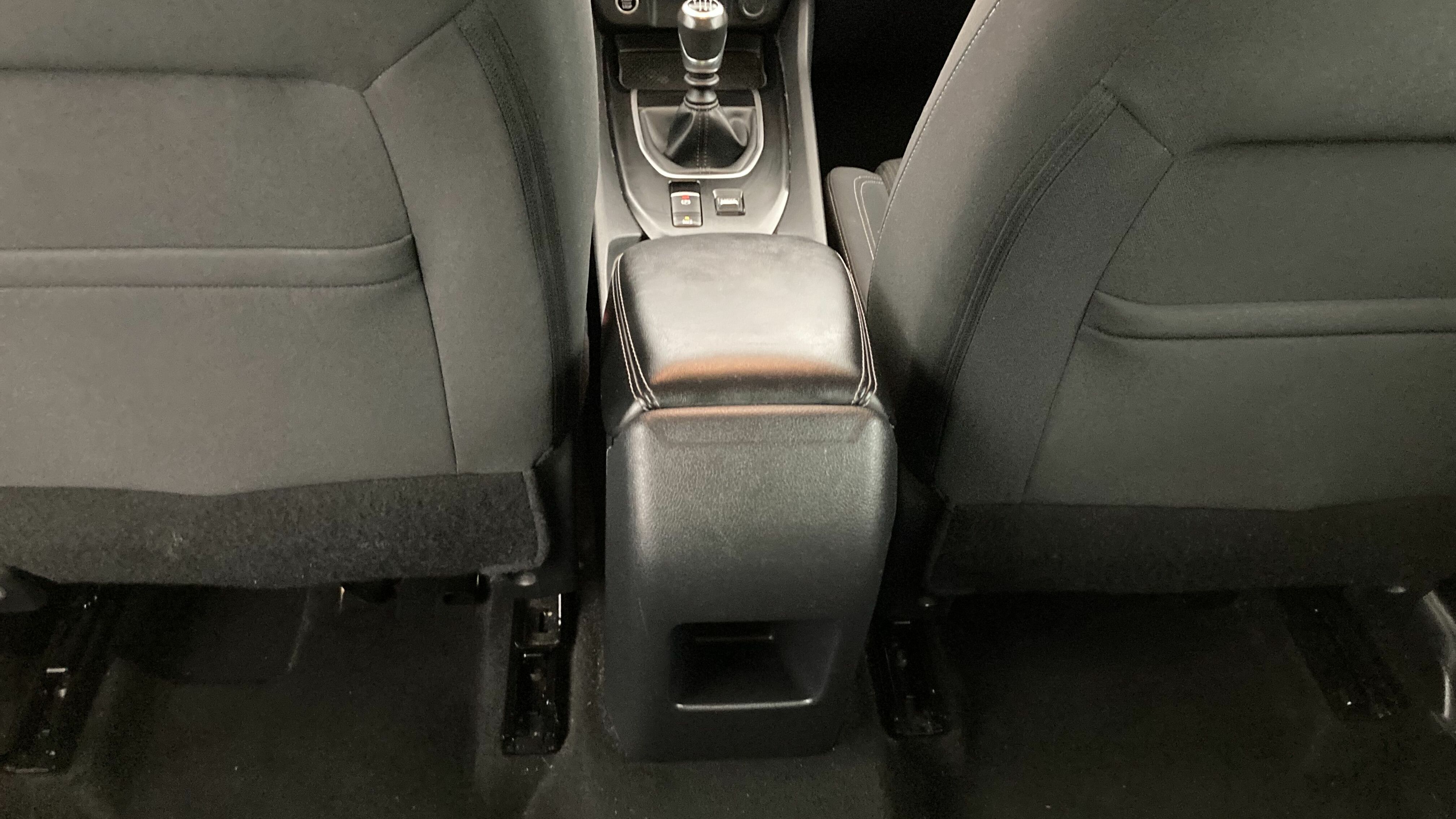 nissan qashqai acenta 1.3 DIG-T 140 MHEV 2022 red sunset 23