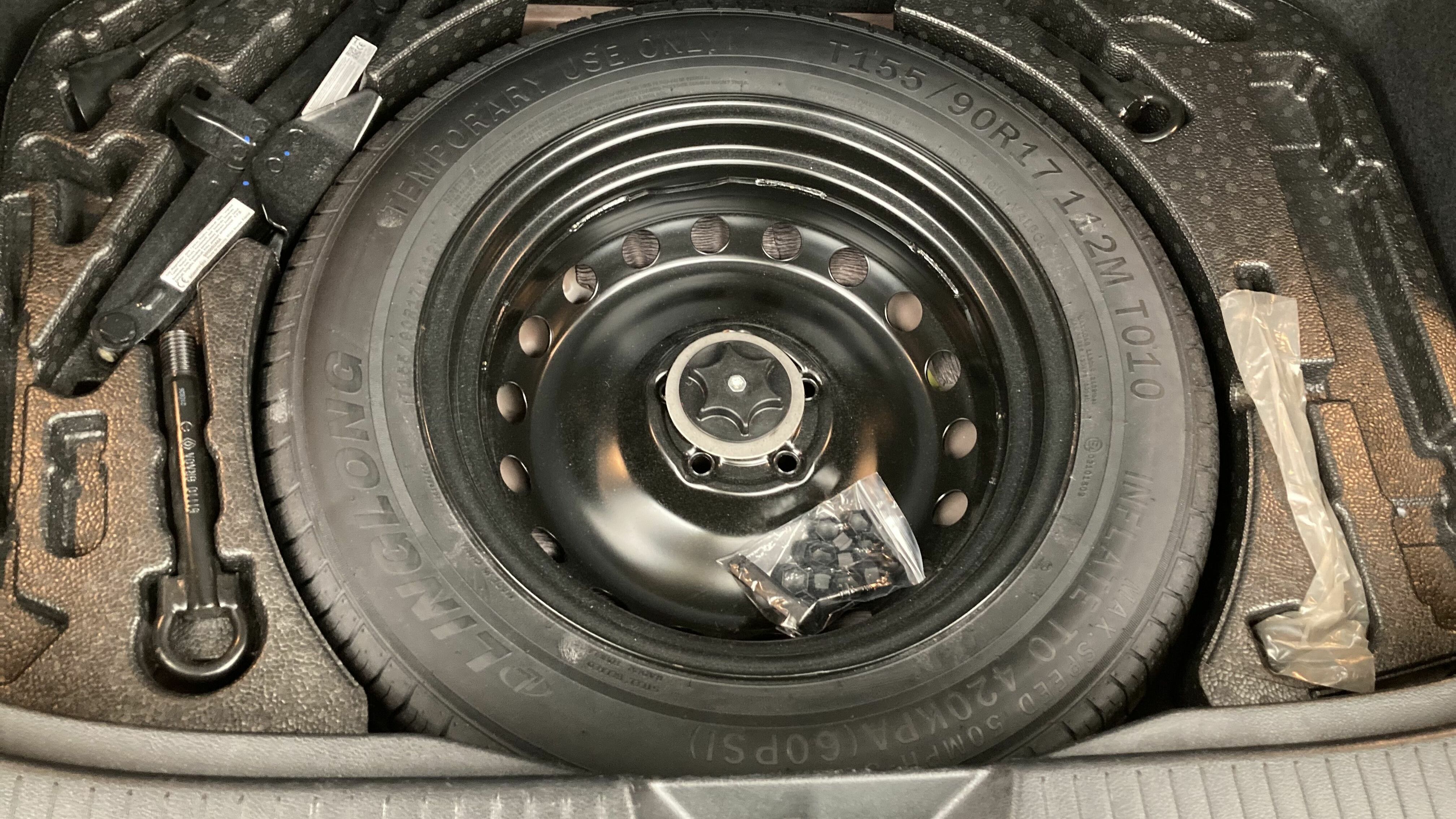 nissan qashqai acenta 1.3 DIG-T 140 MHEV 2022 red sunset 24