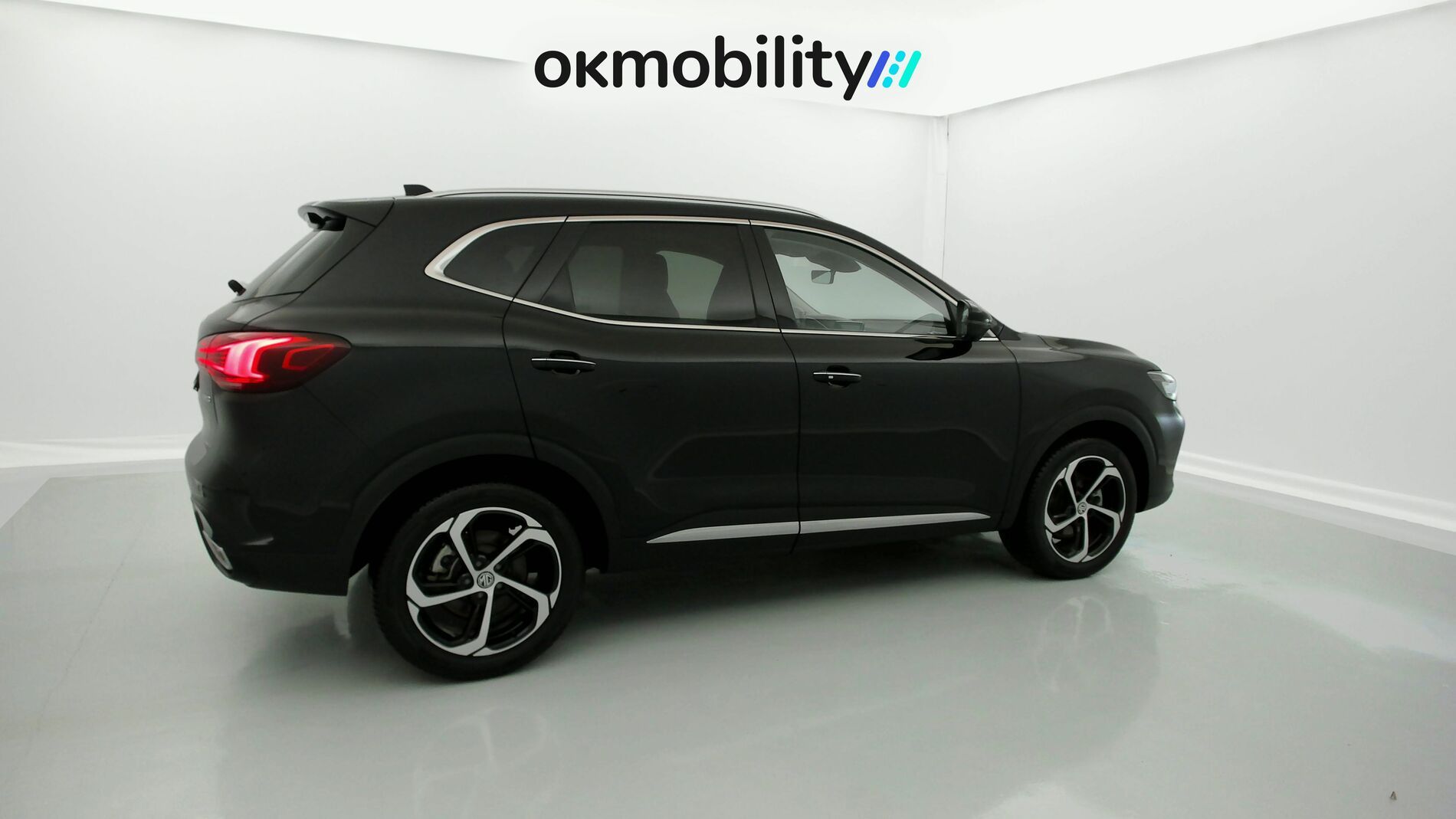 mg hs luxury 1.5 T-GDI 162 AT 2024 pebble black 12