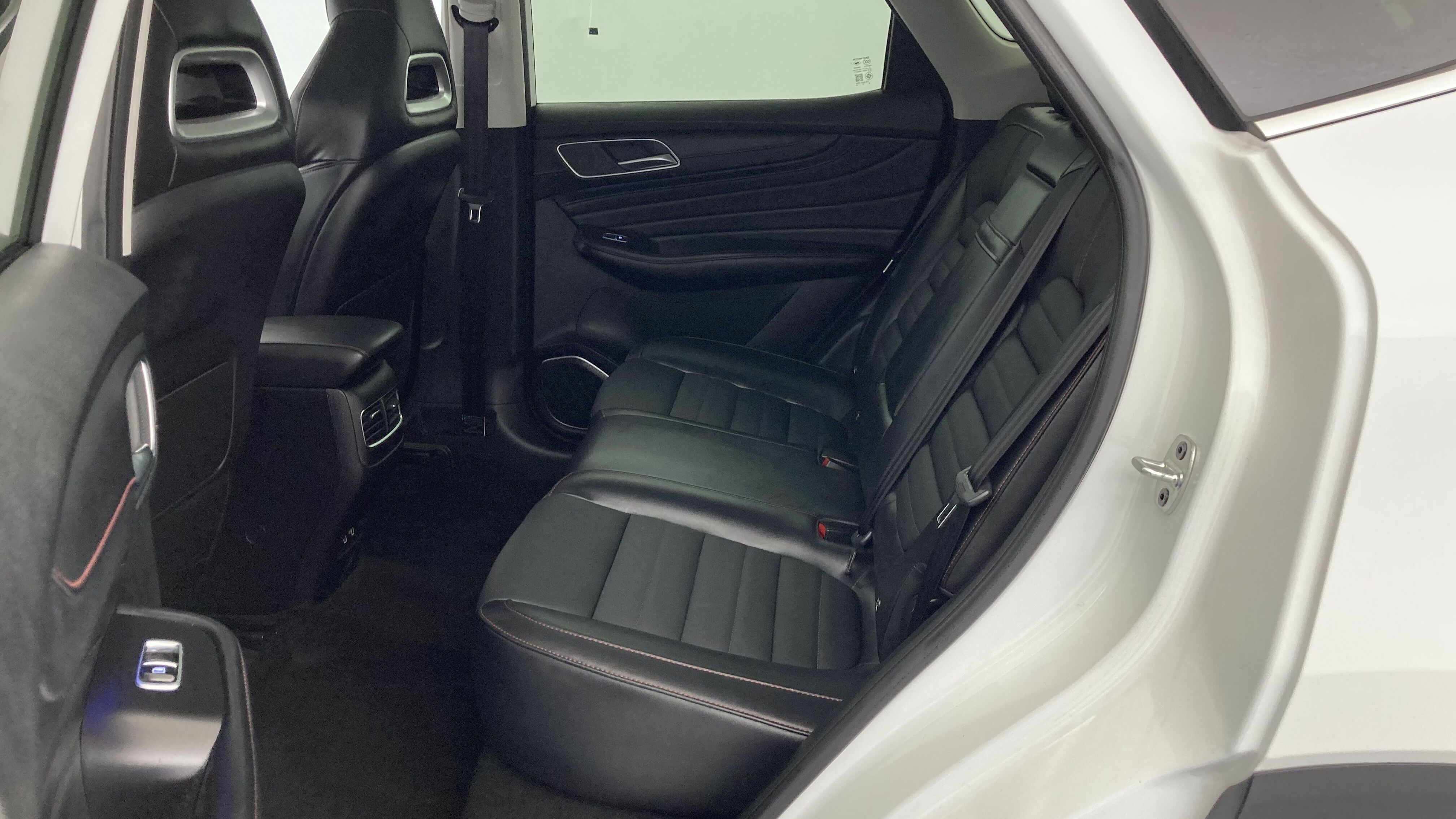 mg hs luxury 1.5 T-GDI 162 AT 2024 dover white 21