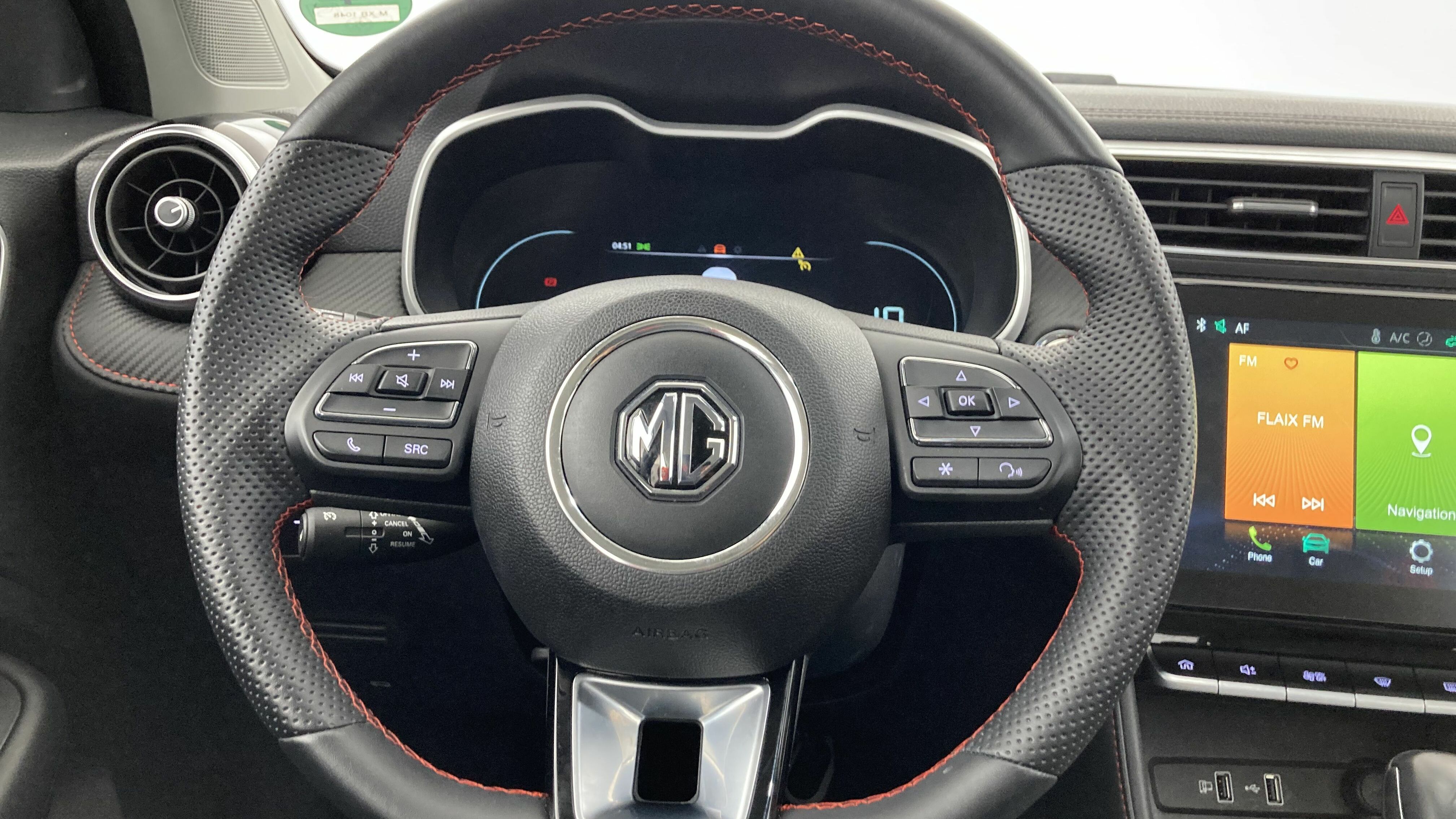 mg zs luxury 1.0 T-GDI 110 AT 2024 cosmic silver 17