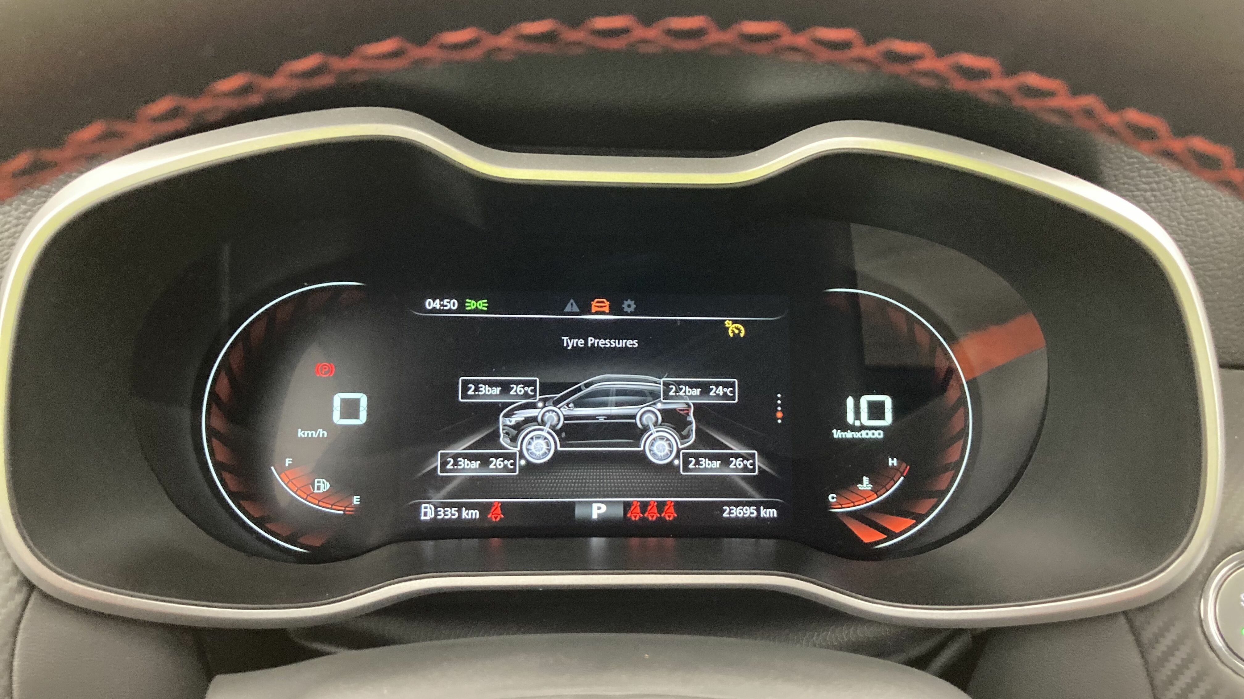 mg zs luxury 1.0 T-GDI 110 AT 2024 cosmic silver 18