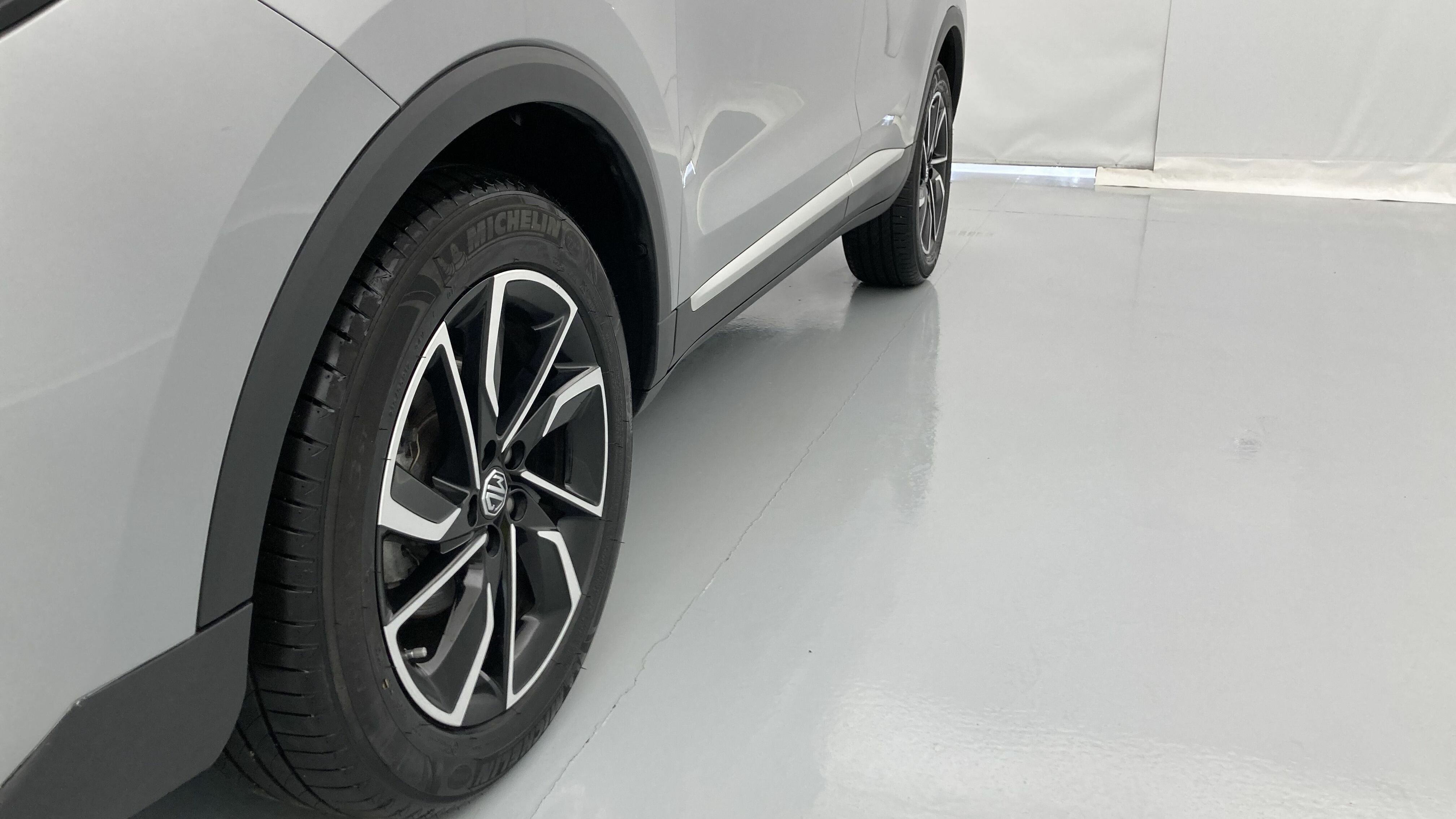 mg zs luxury 1.0 T-GDI 110 AT 2024 cosmic silver 26