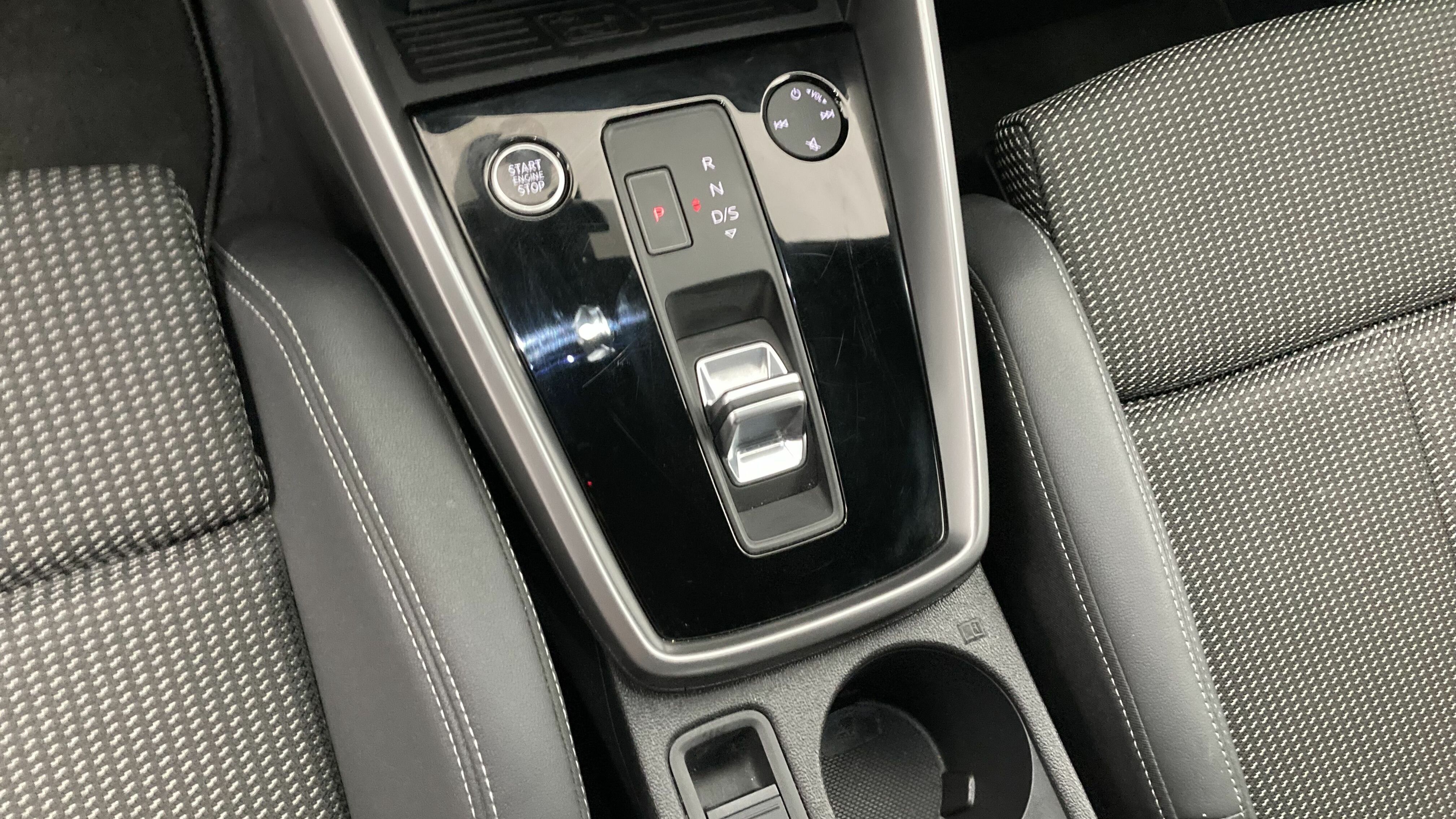 audi a3 sportback s line 35 TFSI 150 STRONIC 2024 daytonagrau met. 21