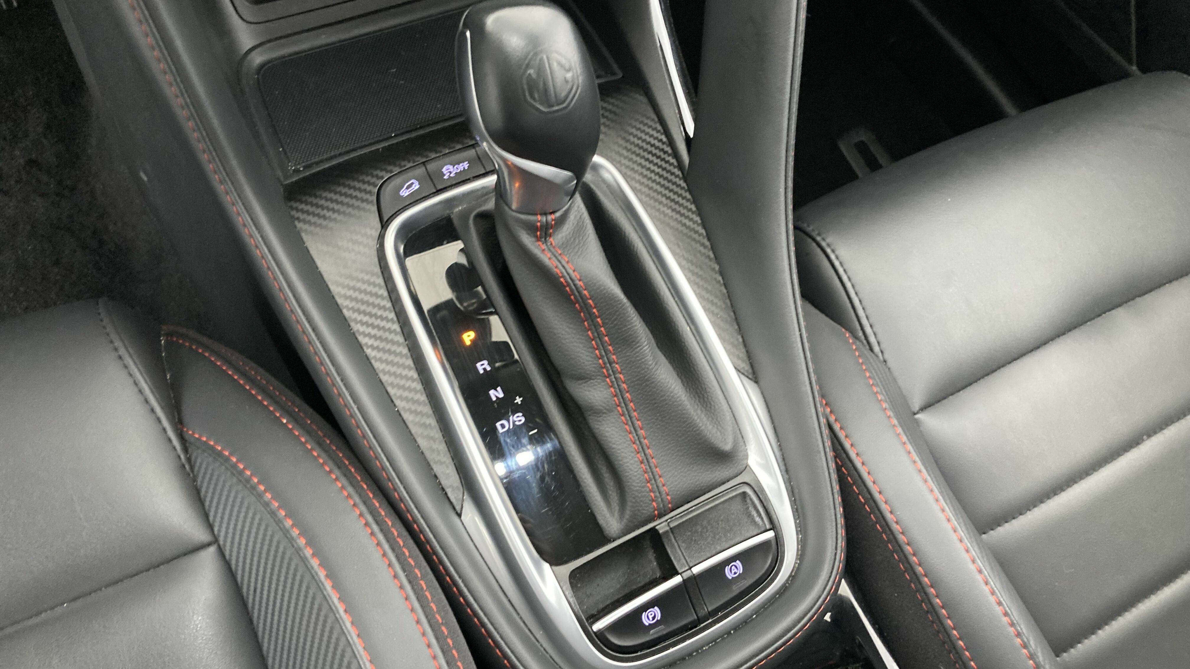 mg zs luxury 1.0 T-GDI 110 AT 2024 dover white 20