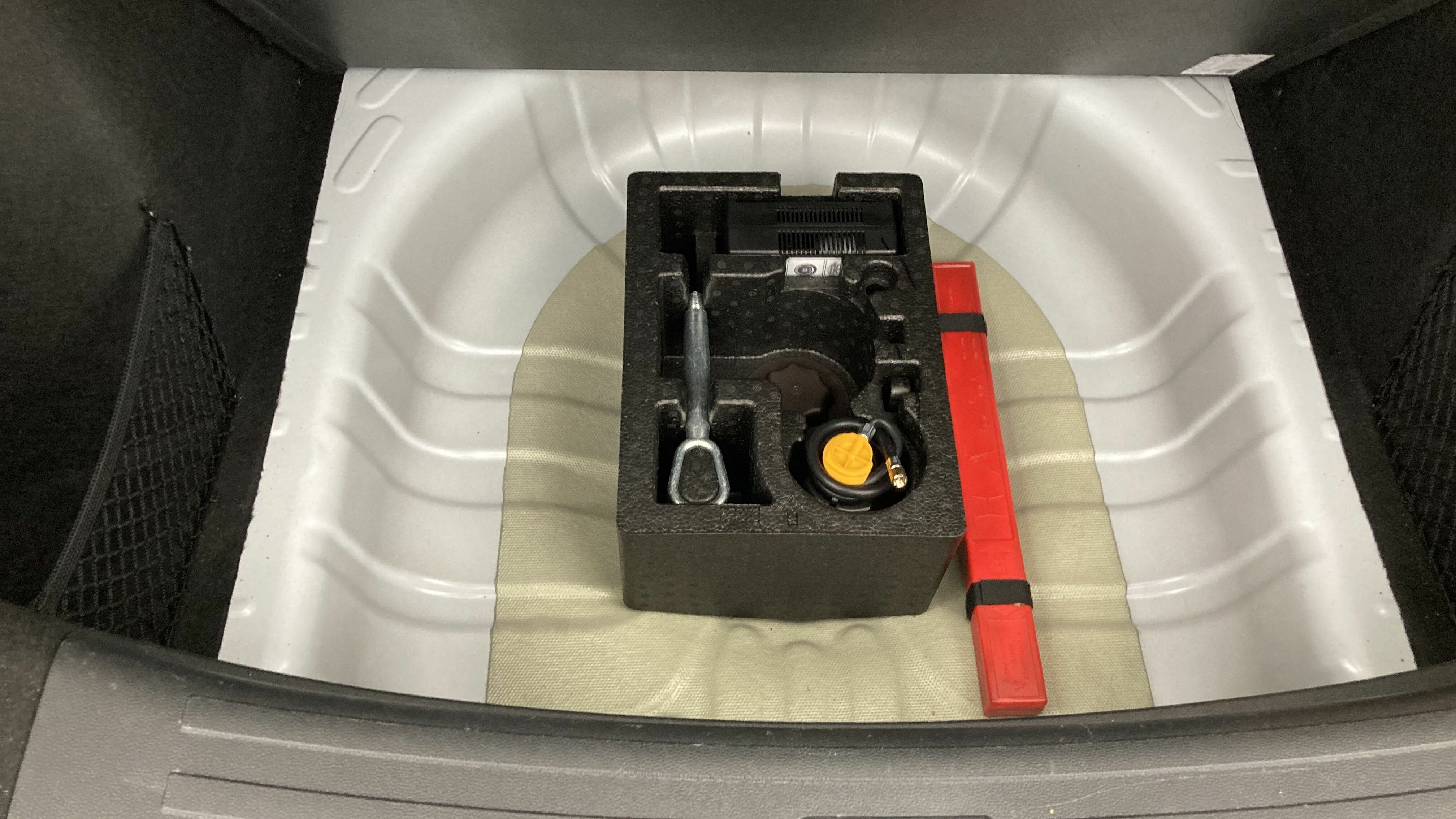 mg zs luxury 1.0 T-GDI 110 AT 2024 dover white 23