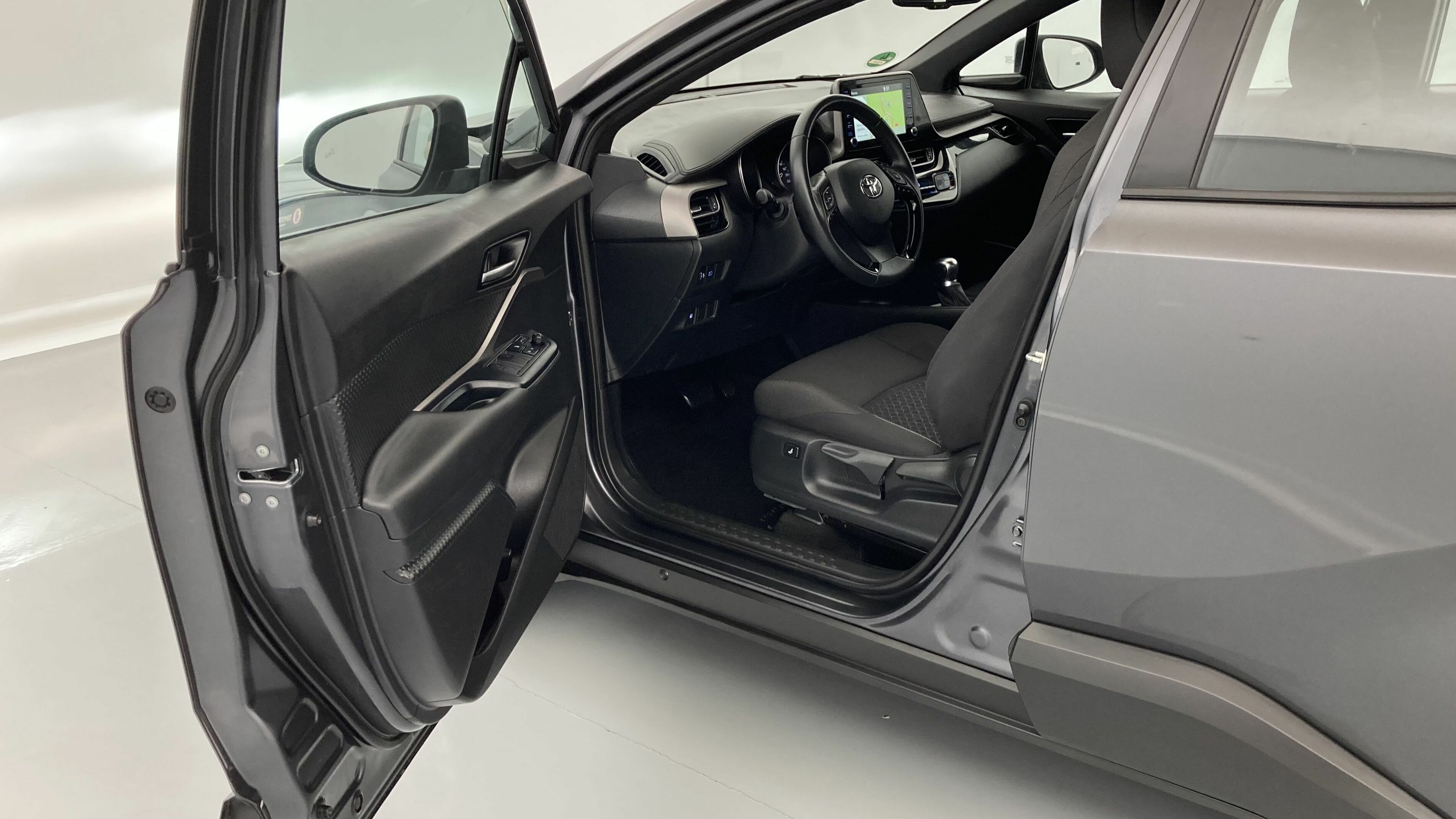 toyota c-hr business edition 1.8 E-CVT 125H 2023 gris 14