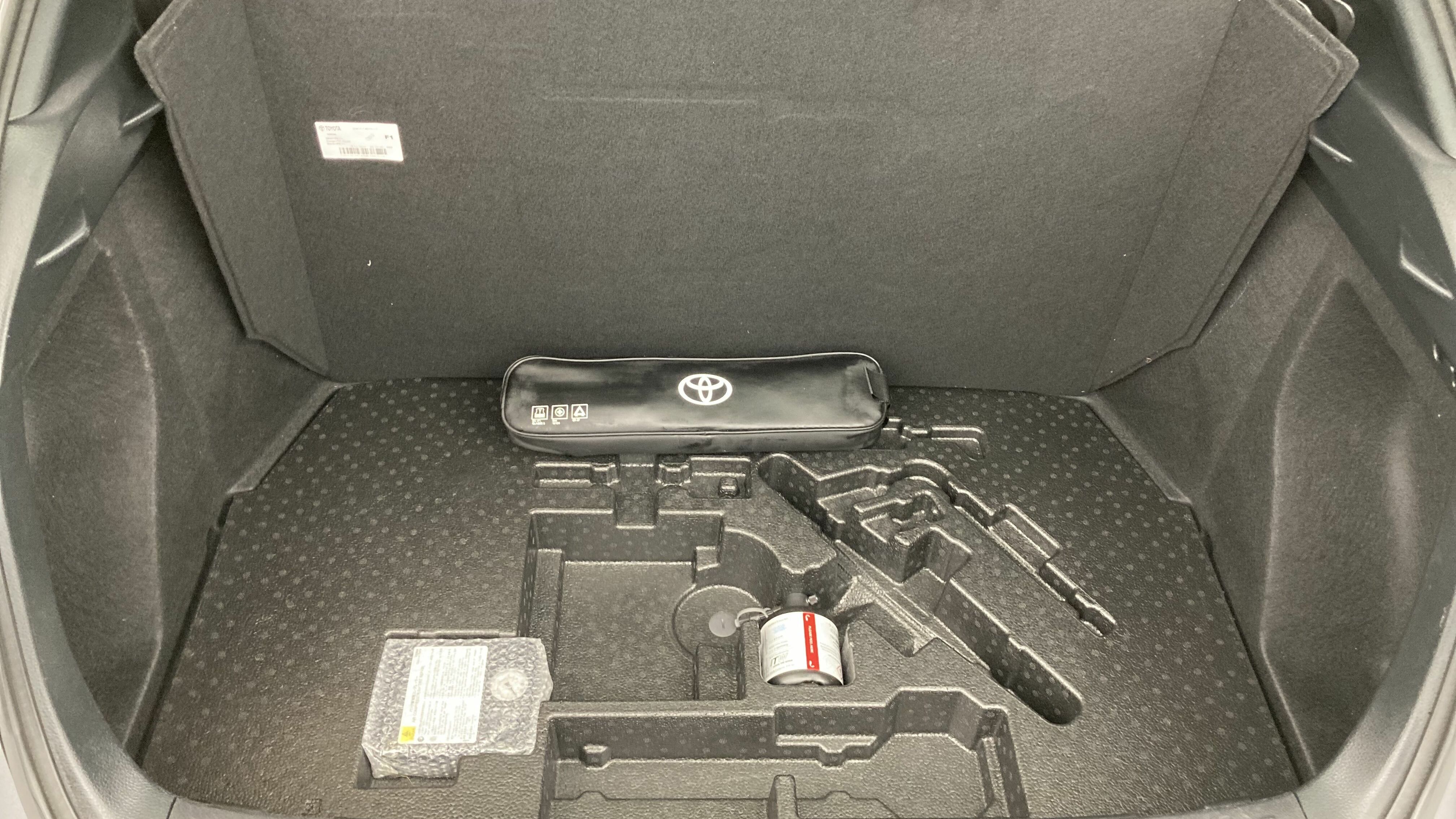 toyota c-hr business edition 1.8 E-CVT 125H 2023 gris 24