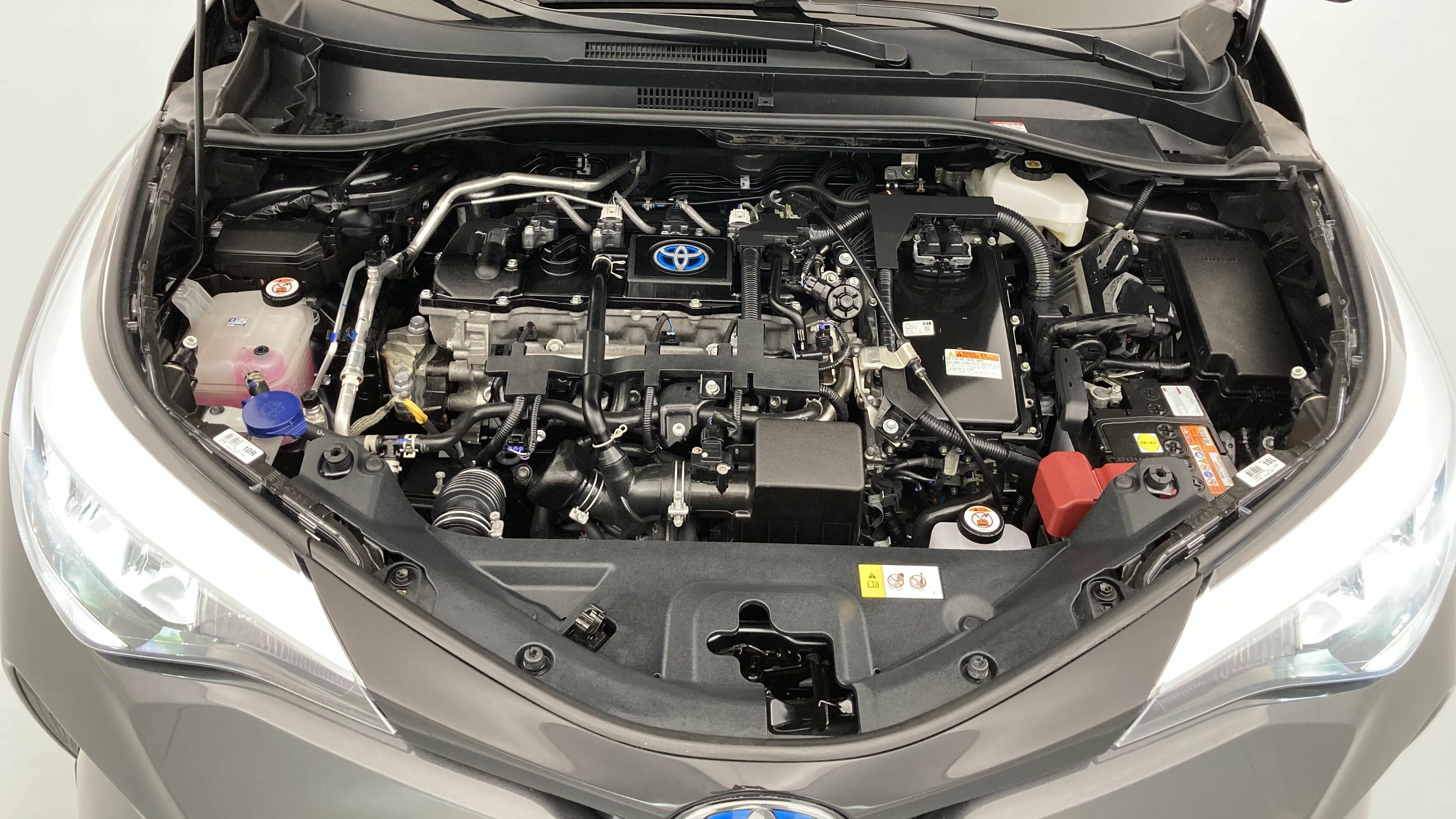 toyota c-hr business edition 1.8 E-CVT 125H 2023 gris 26